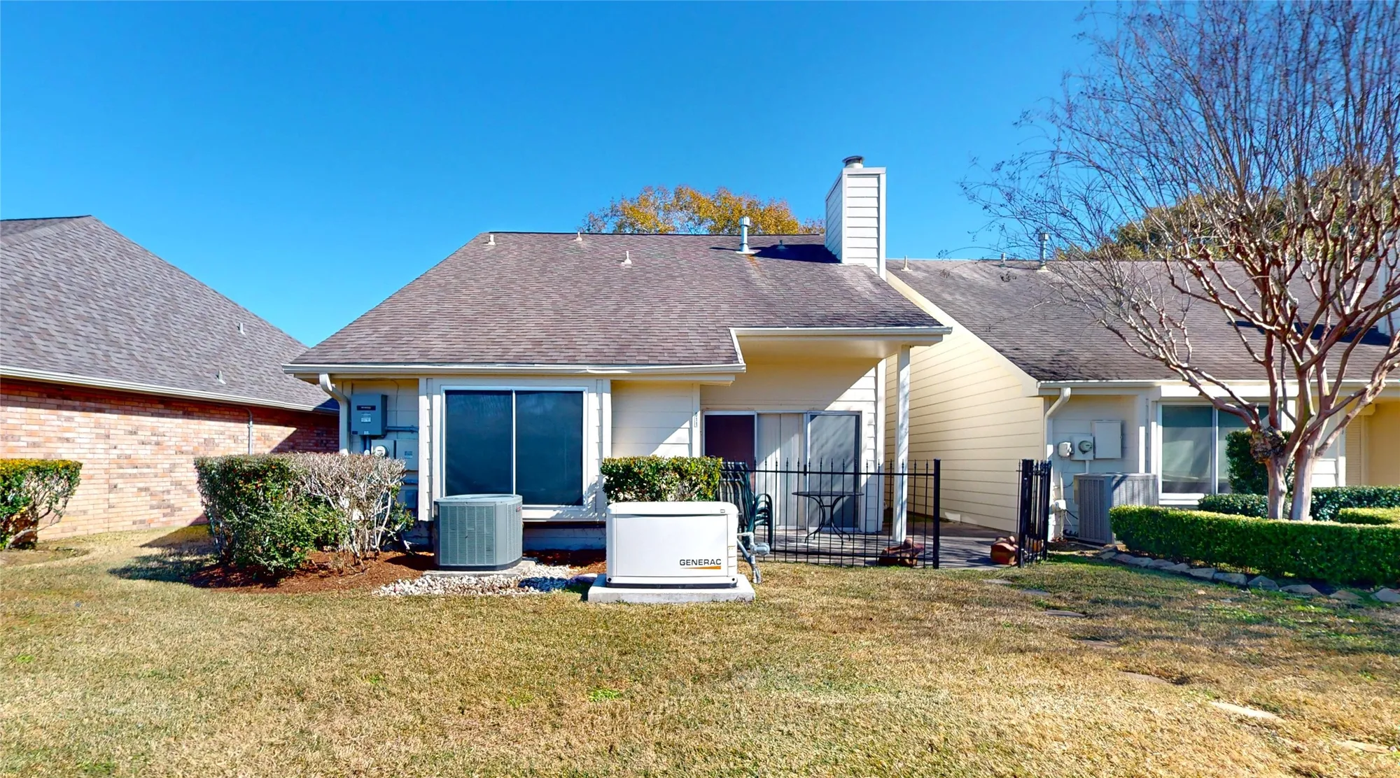 Property Slideshow image 23 of 28 | 3011 flower field ln, Pearland, TX, 77584