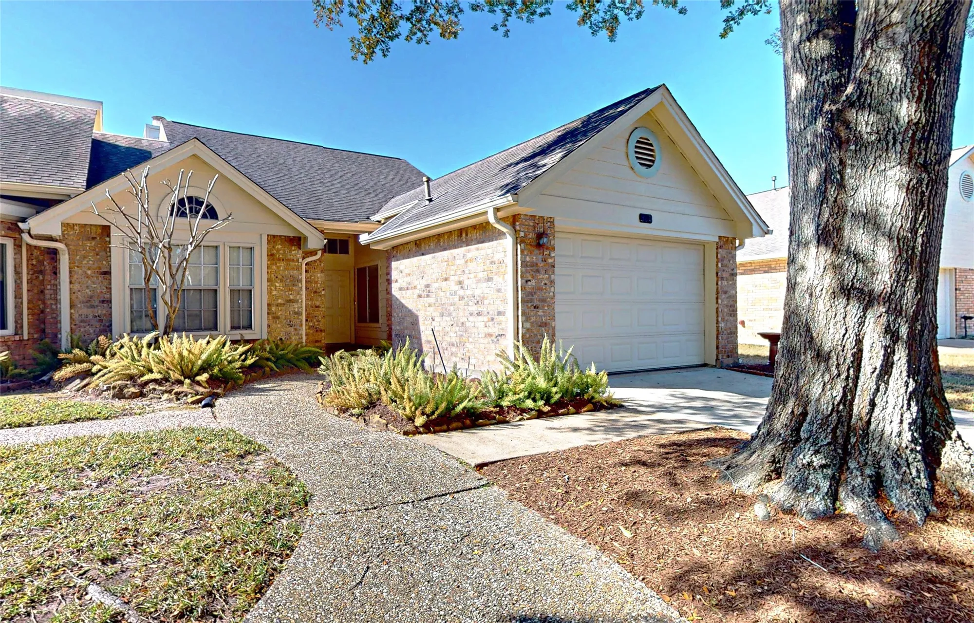 Property Slideshow image 3 of 28 | 3011 flower field ln, Pearland, TX, 77584