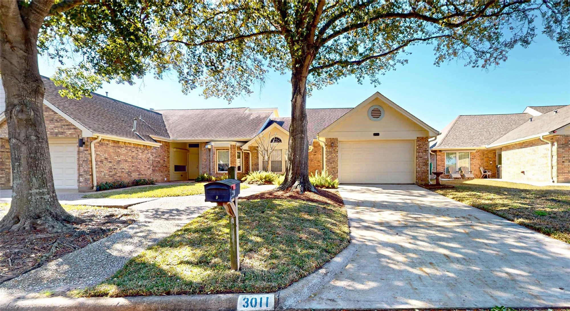 Property Slideshow image 4 of 28 | 3011 flower field ln, Pearland, TX, 77584