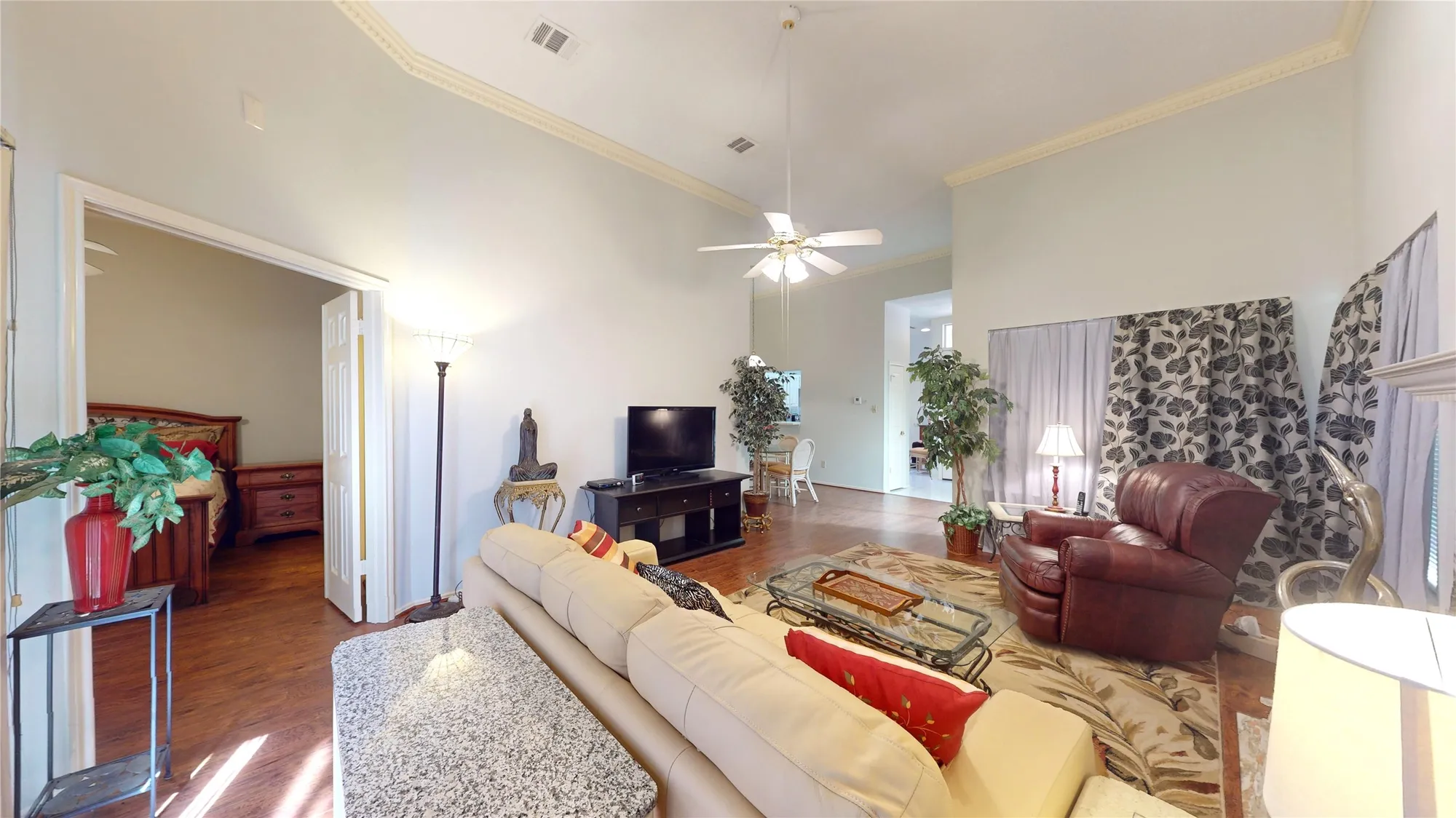 Property Slideshow image 7 of 28 | 3011 flower field ln, Pearland, TX, 77584