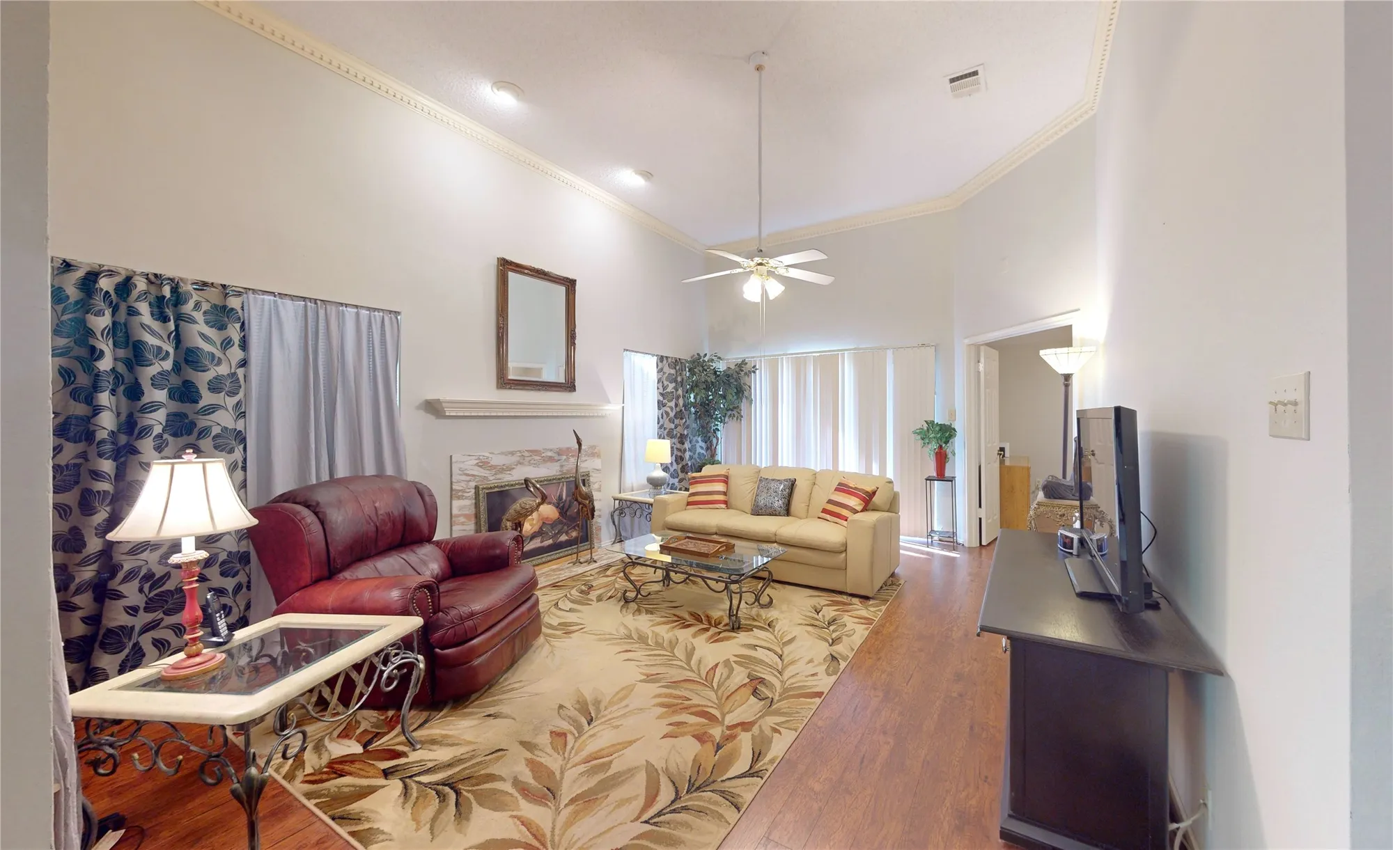 Property Slideshow image 9 of 28 | 3011 flower field ln, Pearland, TX, 77584