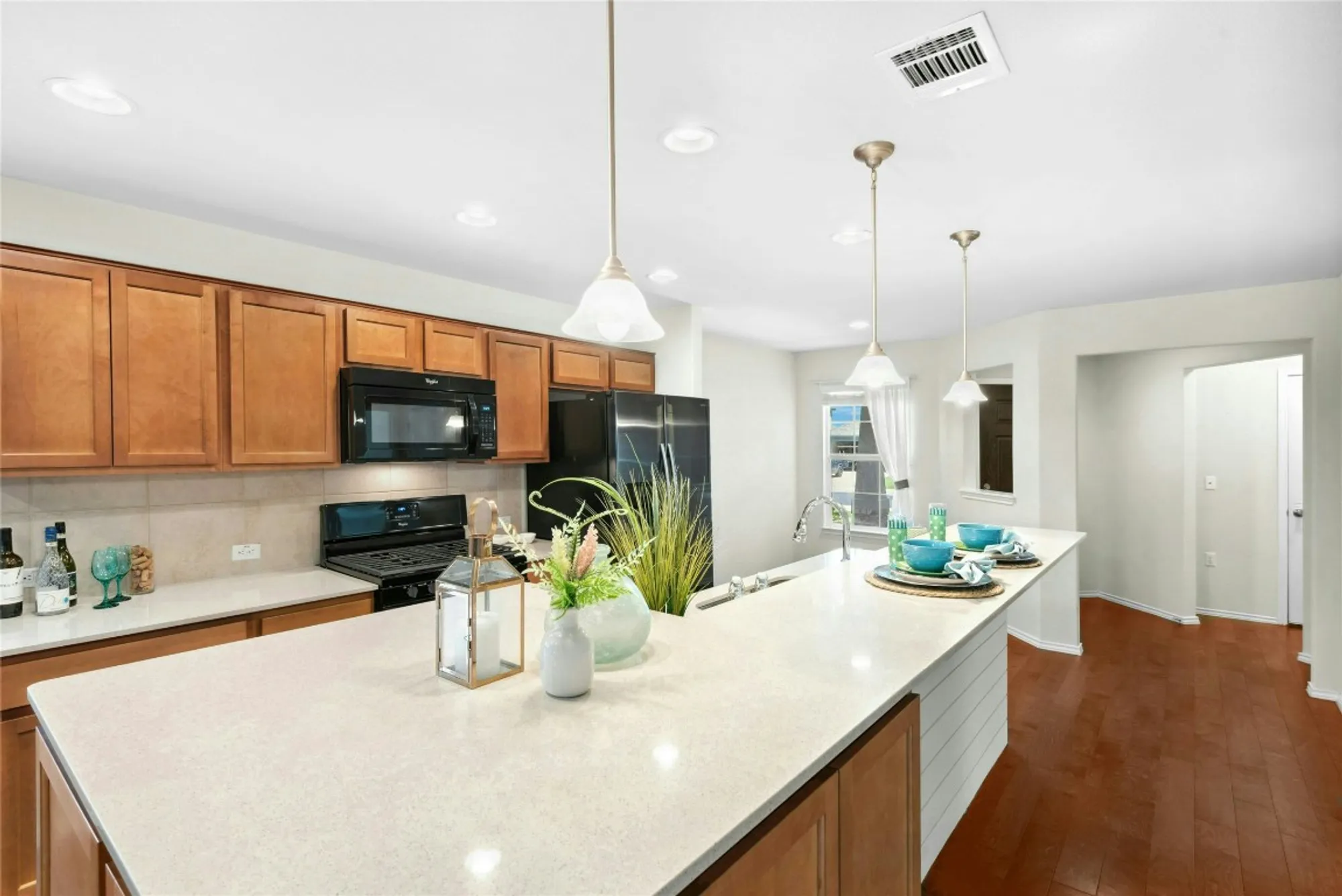 Property Slideshow image 11 of 34 | 225 hobby st, Georgetown, TX, 78633