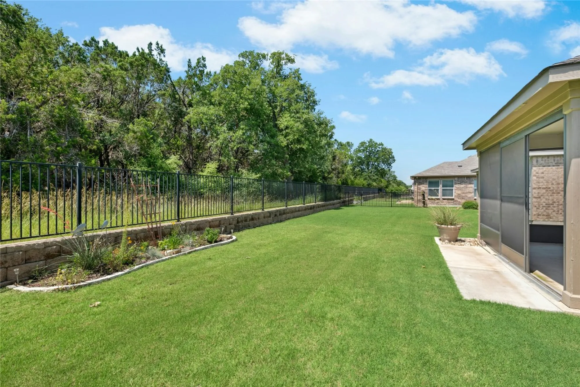 Property Slideshow image 24 of 34 | 225 hobby st, Georgetown, TX, 78633