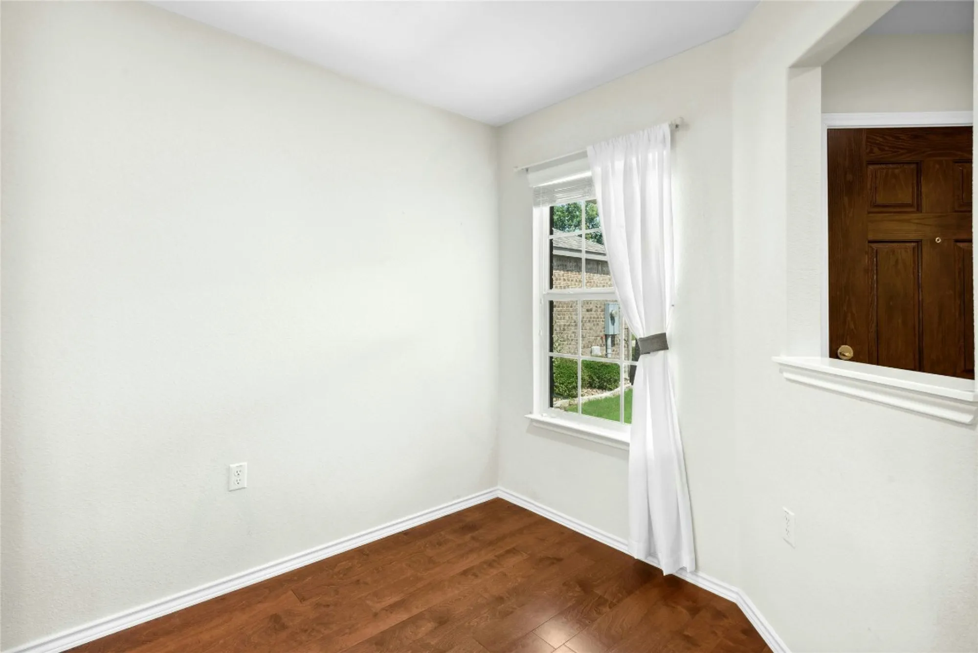 Property Slideshow image 21 of 34 | 225 hobby st, Georgetown, TX, 78633