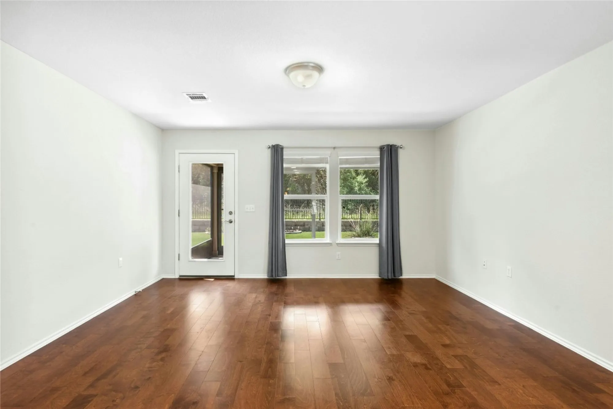 Property Slideshow image 5 of 34 | 225 hobby st, Georgetown, TX, 78633