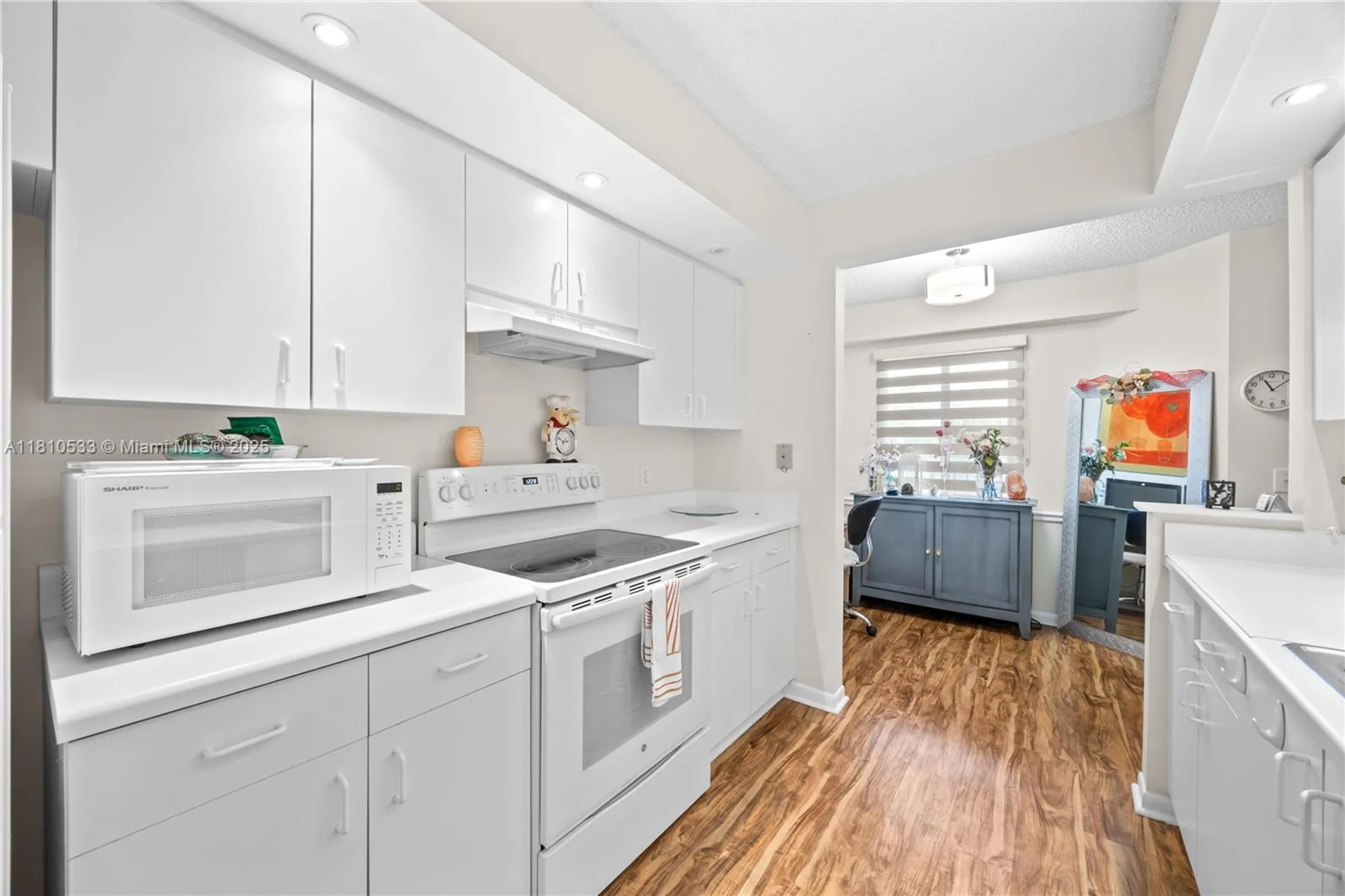Property Slideshow image 16 of 38 | 801 sw 138th ave apt 404e, Pembroke Pines, FL, 33027