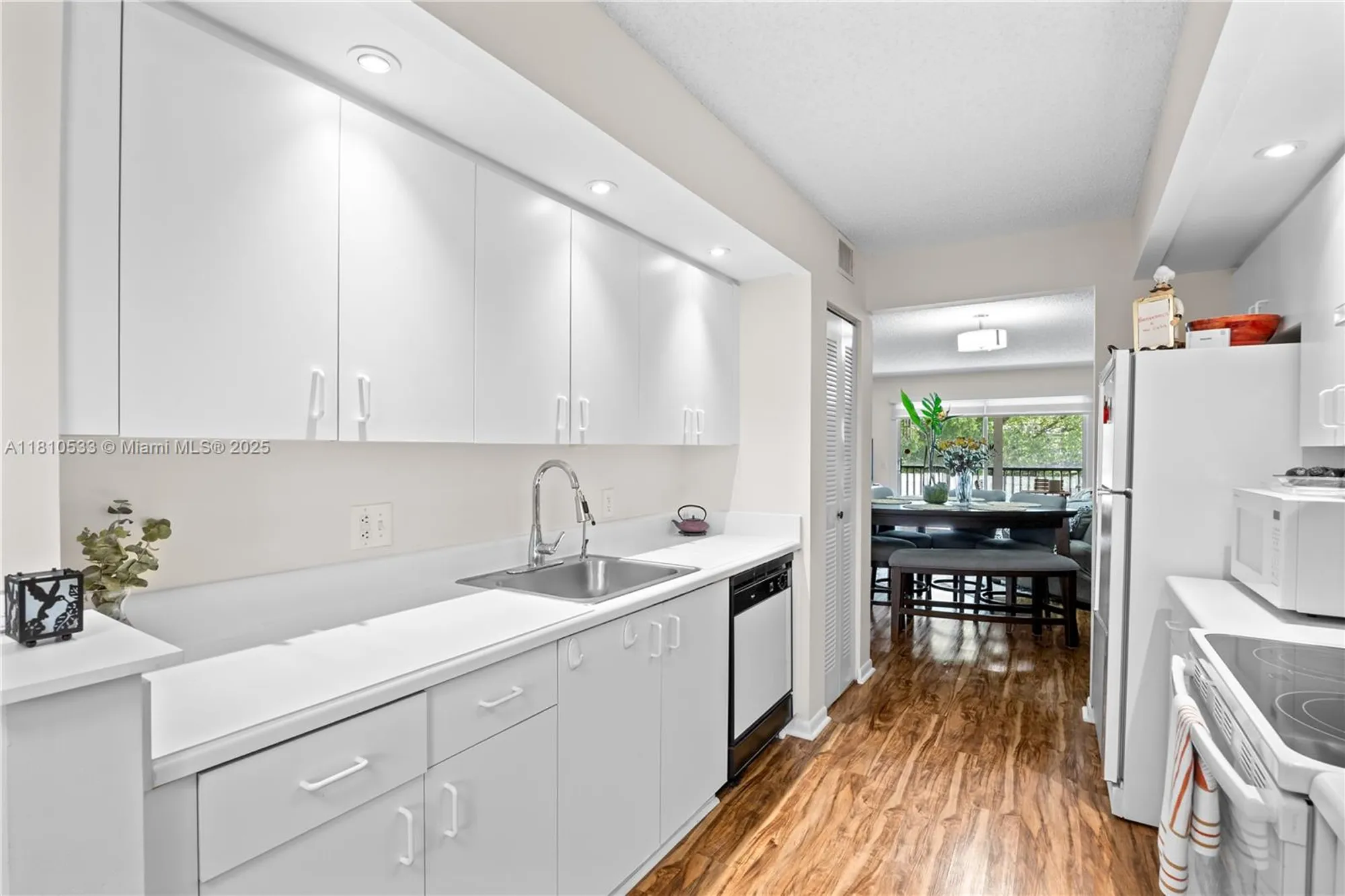 Property Slideshow image 17 of 38 | 801 sw 138th ave apt 404e, Pembroke Pines, FL, 33027