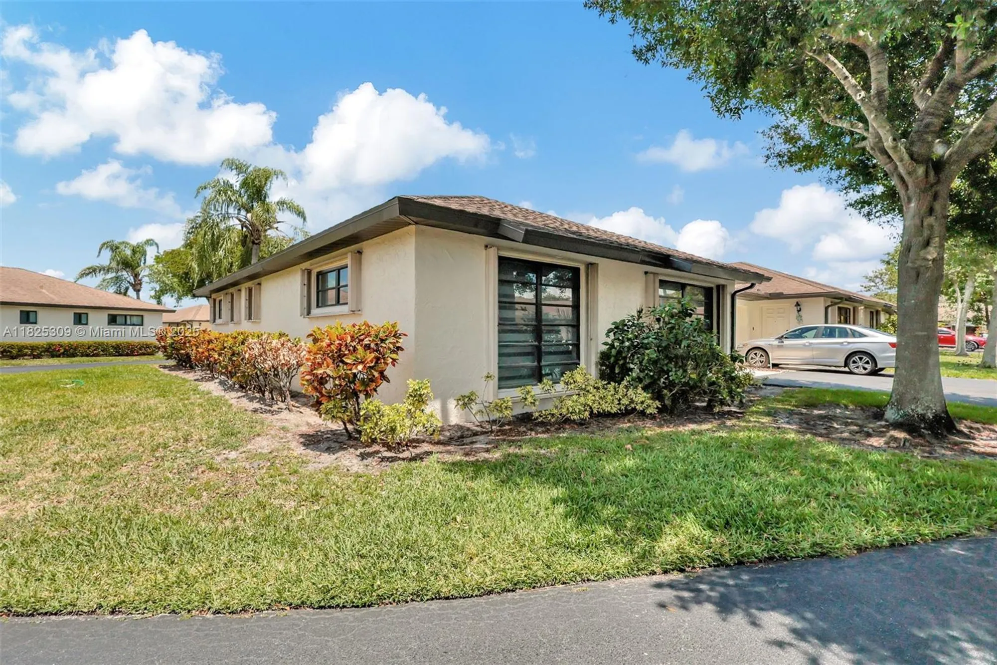 Property Slideshow image 10 of 44 | 4764 greentree cres a, Boynton Beach, FL, 33436