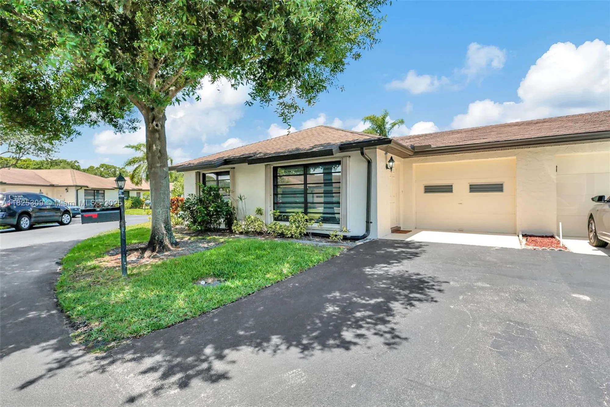 Property Slideshow image 8 of 44 | 4764 greentree cres a, Boynton Beach, FL, 33436