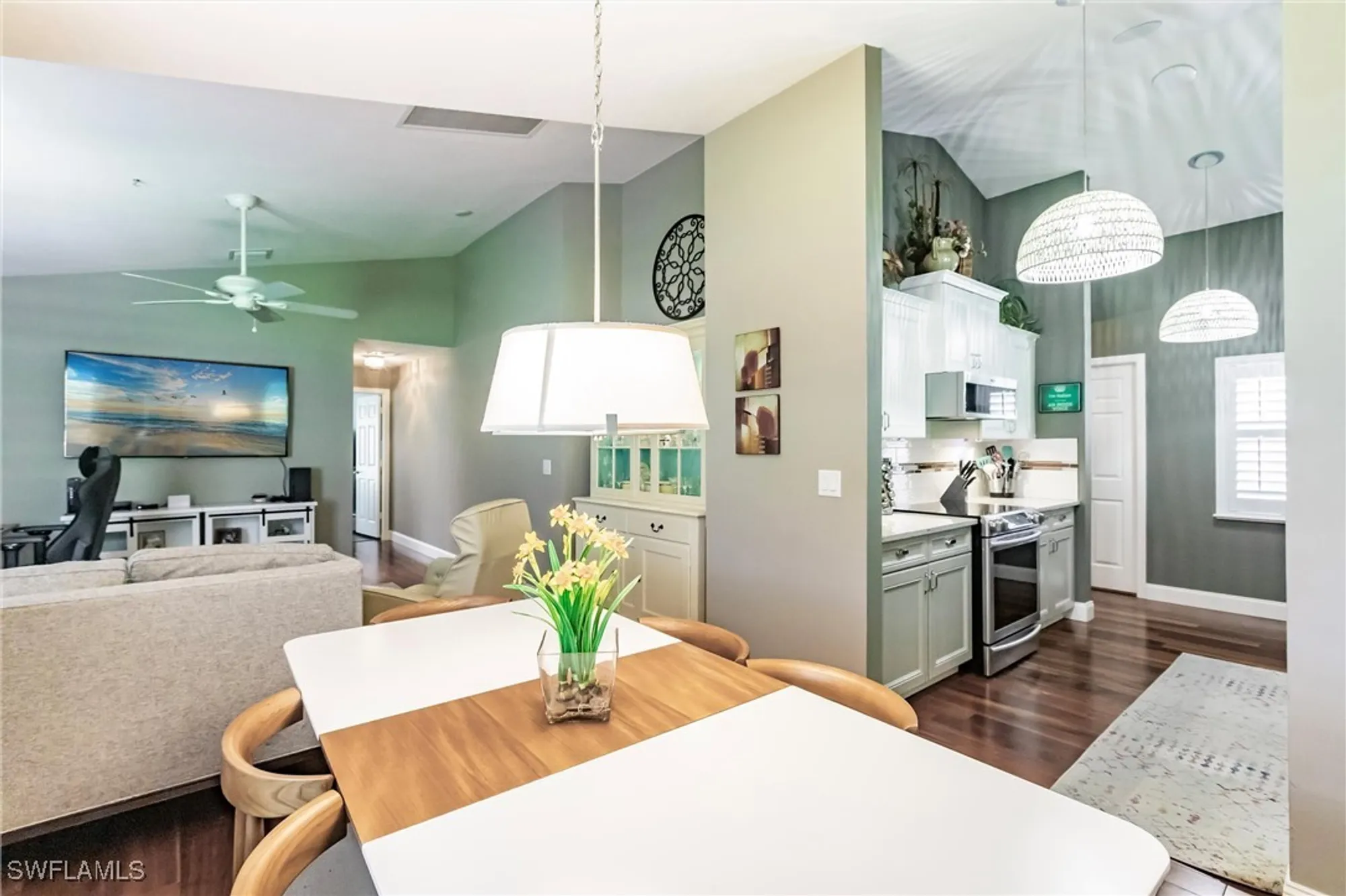 Property Slideshow image 14 of 49 | 15139 ligustrum ln, Alva, FL, 33920