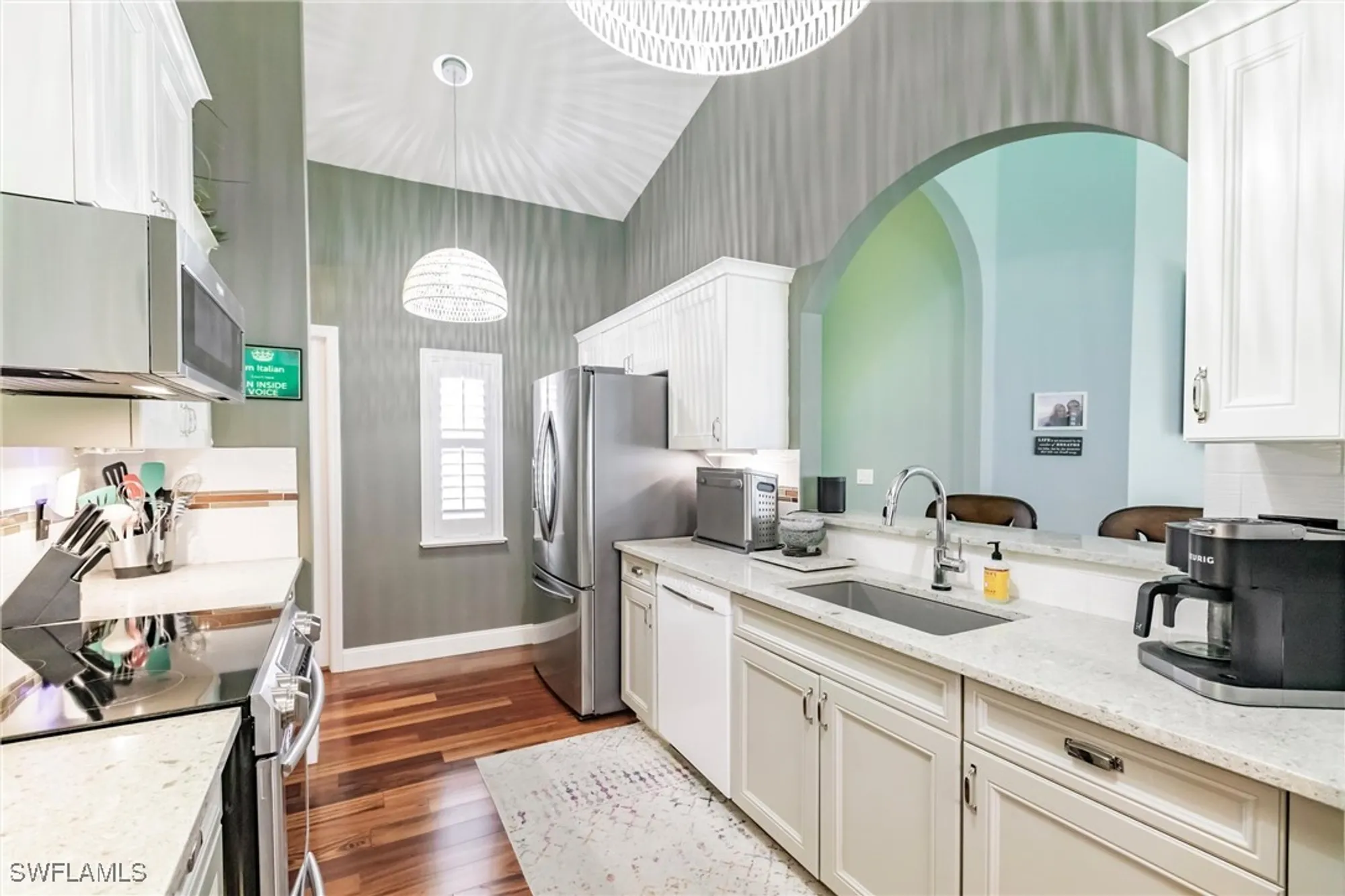 Property Slideshow image 10 of 49 | 15139 ligustrum ln, Alva, FL, 33920