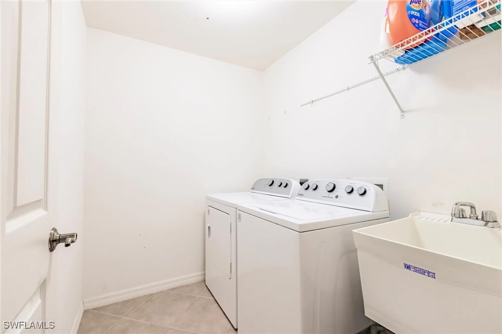 Property Slideshow image 29 of 49 | 15139 ligustrum ln, Alva, FL, 33920