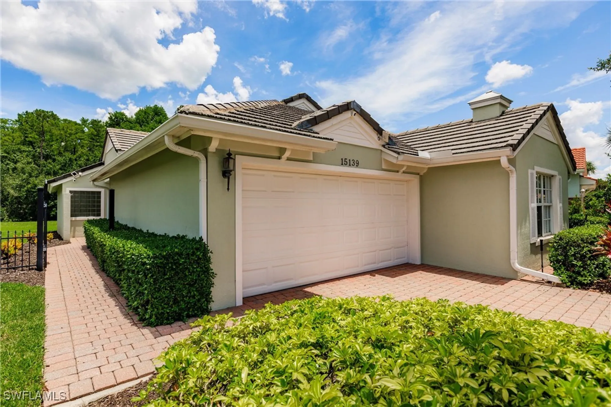 Property Slideshow image 2 of 49 | 15139 ligustrum ln, Alva, FL, 33920