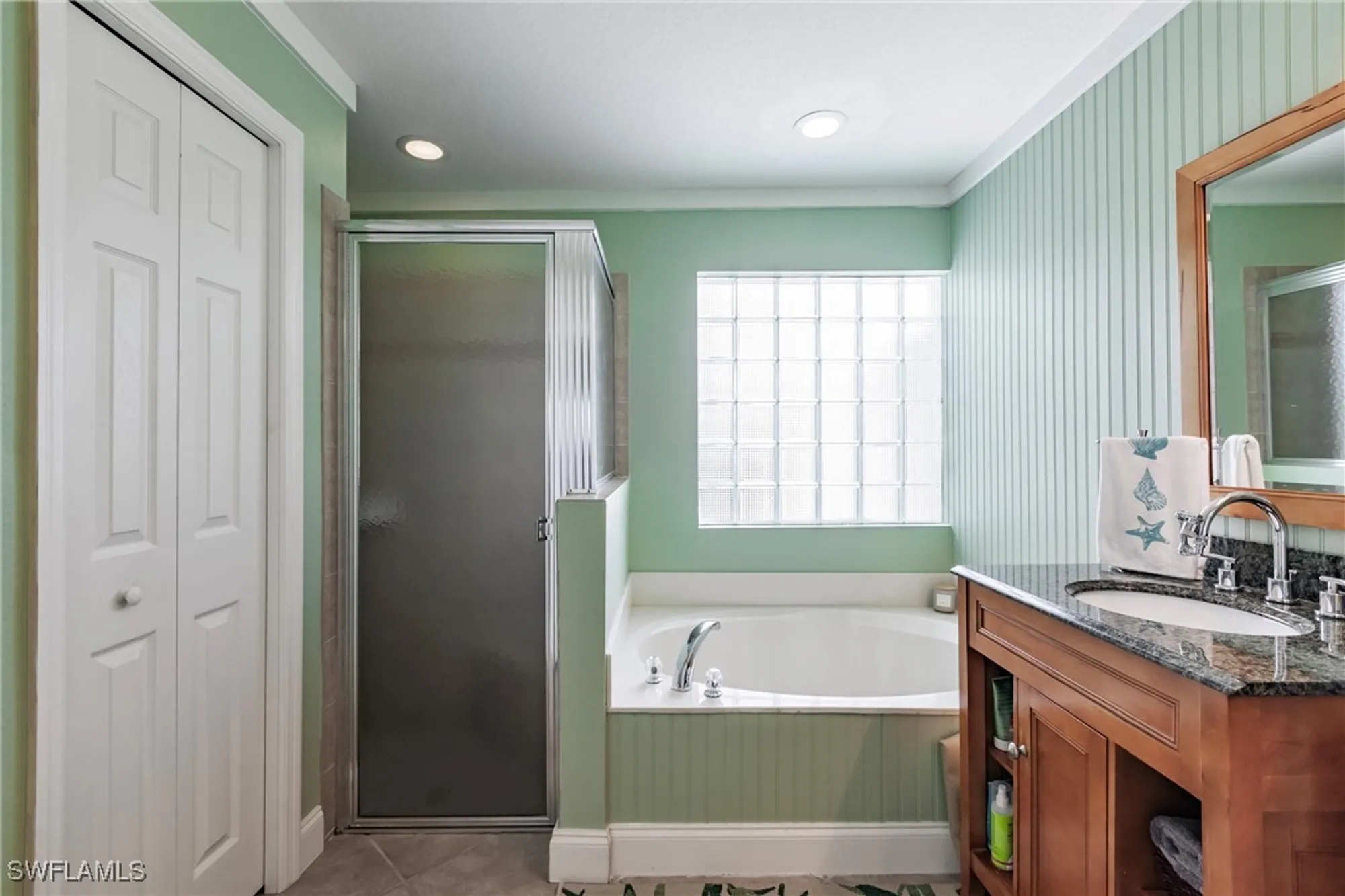 Property Slideshow image 22 of 49 | 15139 ligustrum ln, Alva, FL, 33920