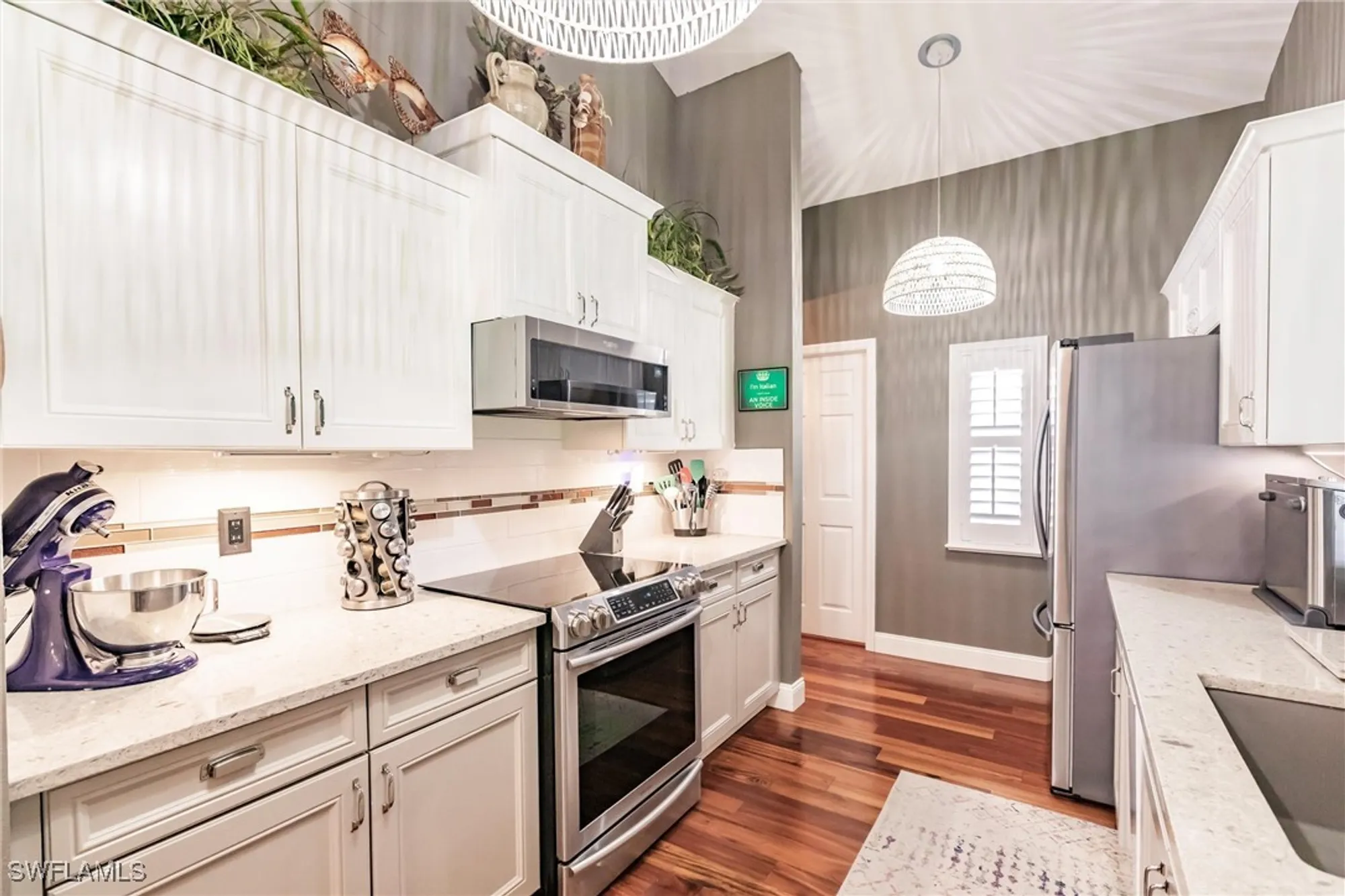 Property Slideshow image 9 of 49 | 15139 ligustrum ln, Alva, FL, 33920