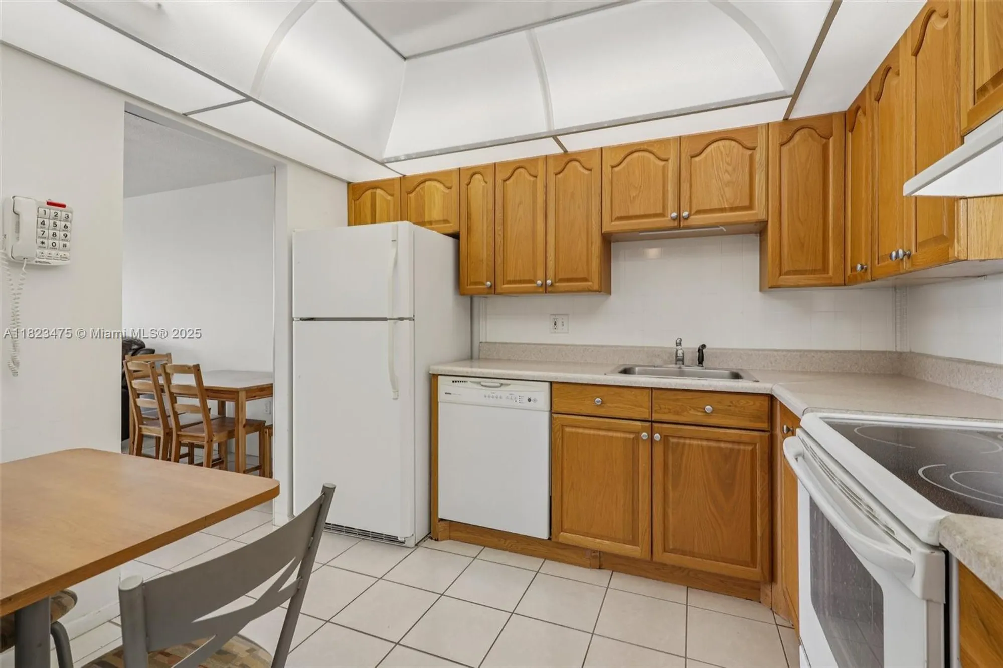 Property Slideshow image 11 of 32 | 900 saint charles pl 420, Pembroke Pines, FL, 33026