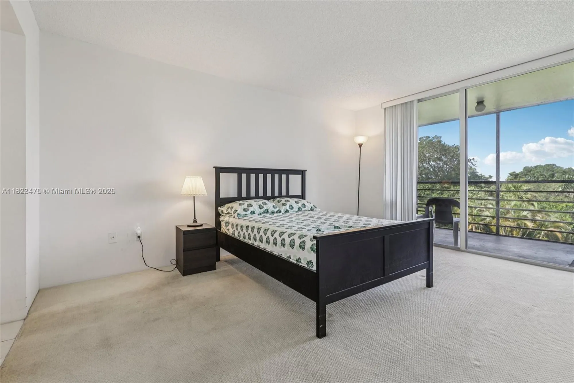 Property Slideshow image 13 of 32 | 900 saint charles pl 420, Pembroke Pines, FL, 33026
