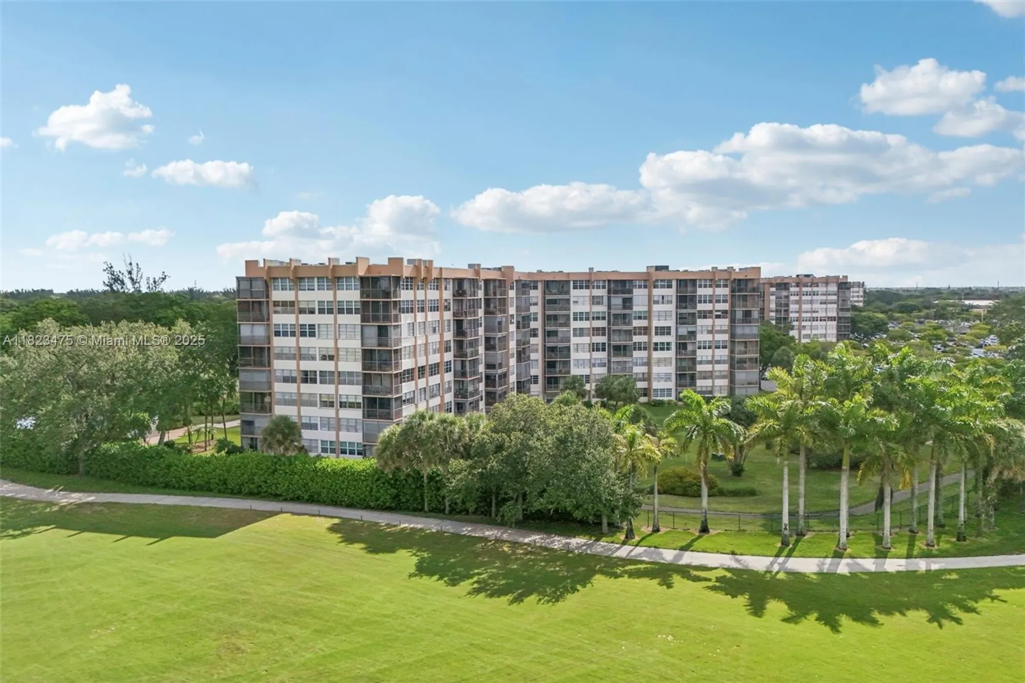 Property Slideshow image 26 of 32 | 900 saint charles pl 420, Pembroke Pines, FL, 33026