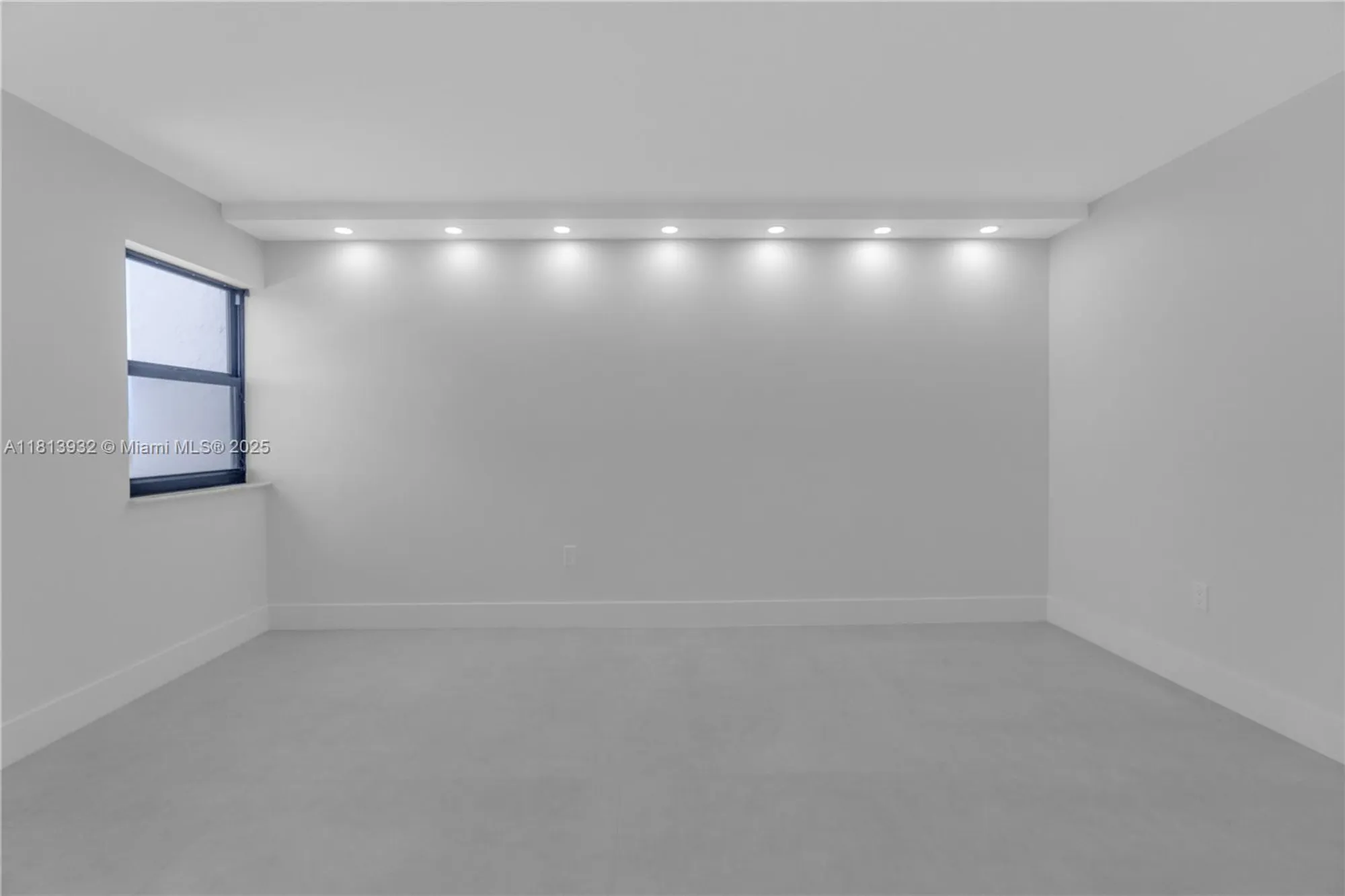 Property Slideshow image 16 of 38 | 1201 s ocean dr 507s, Hollywood, FL, 33019