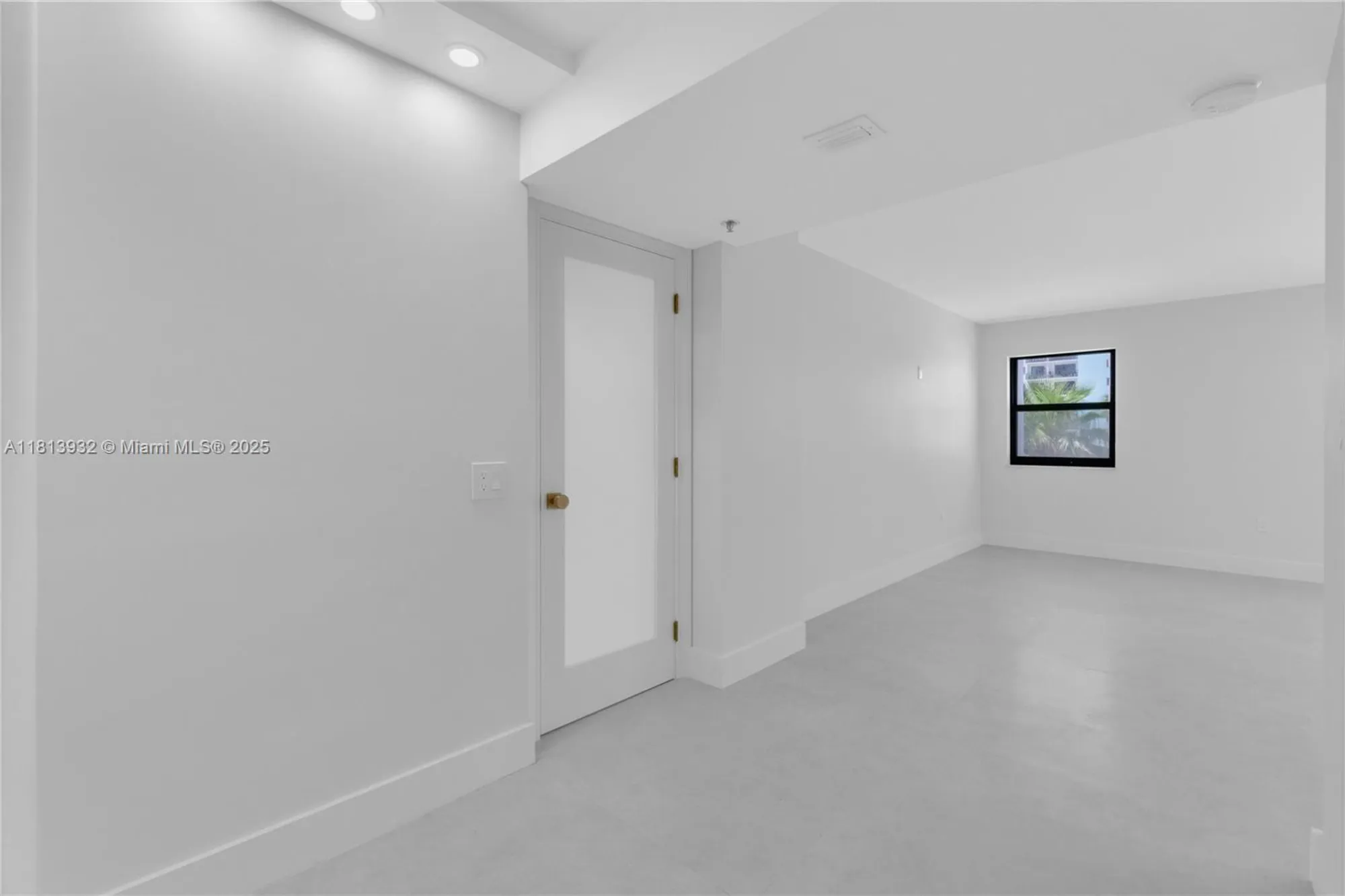 Property Slideshow image 17 of 38 | 1201 s ocean dr 507s, Hollywood, FL, 33019