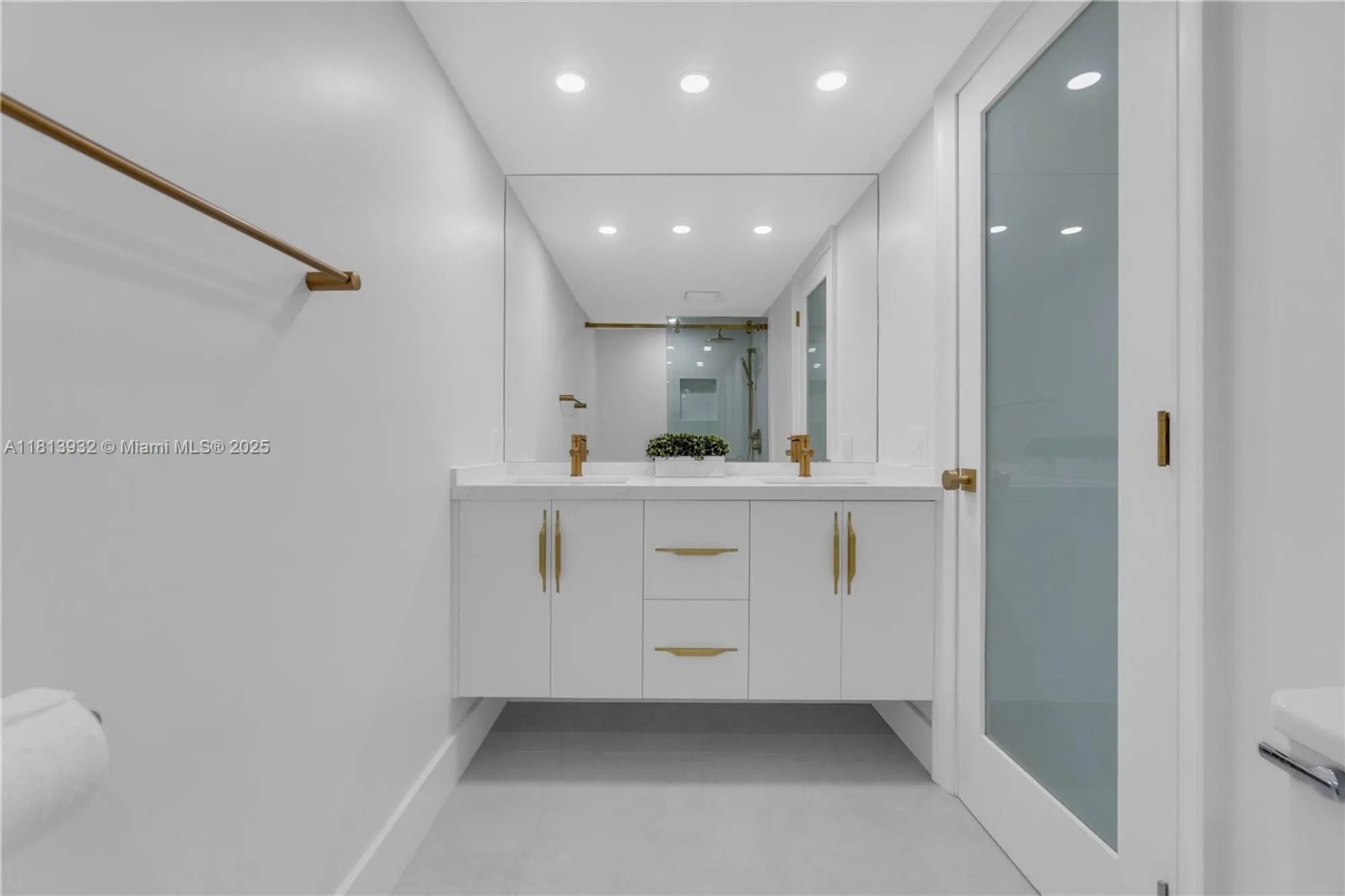 Property Slideshow image 11 of 38 | 1201 s ocean dr 507s, Hollywood, FL, 33019