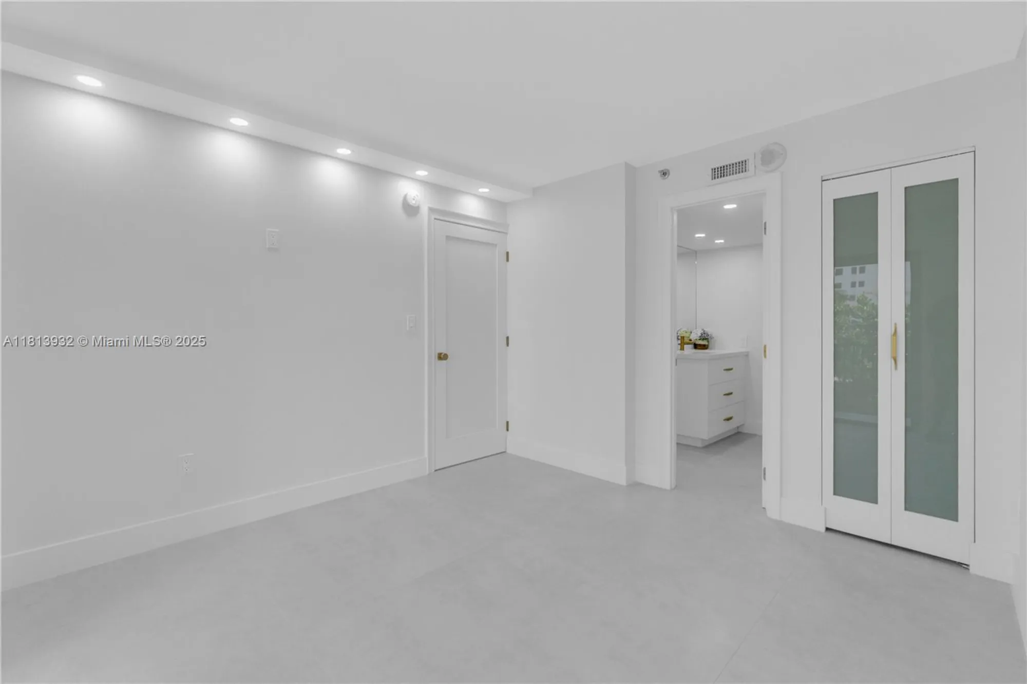 Property Slideshow image 24 of 38 | 1201 s ocean dr 507s, Hollywood, FL, 33019