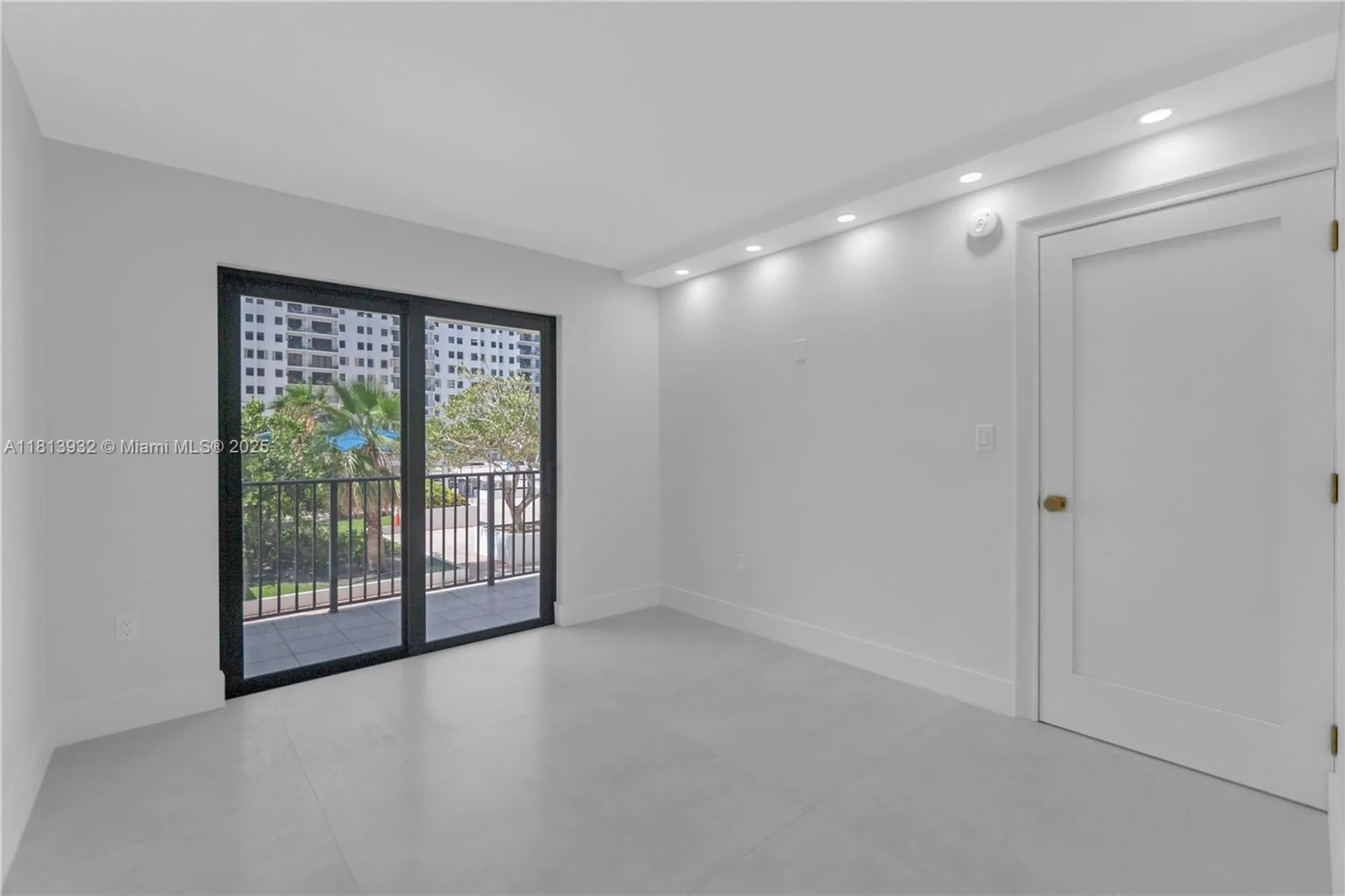 Property Slideshow image 23 of 38 | 1201 s ocean dr 507s, Hollywood, FL, 33019