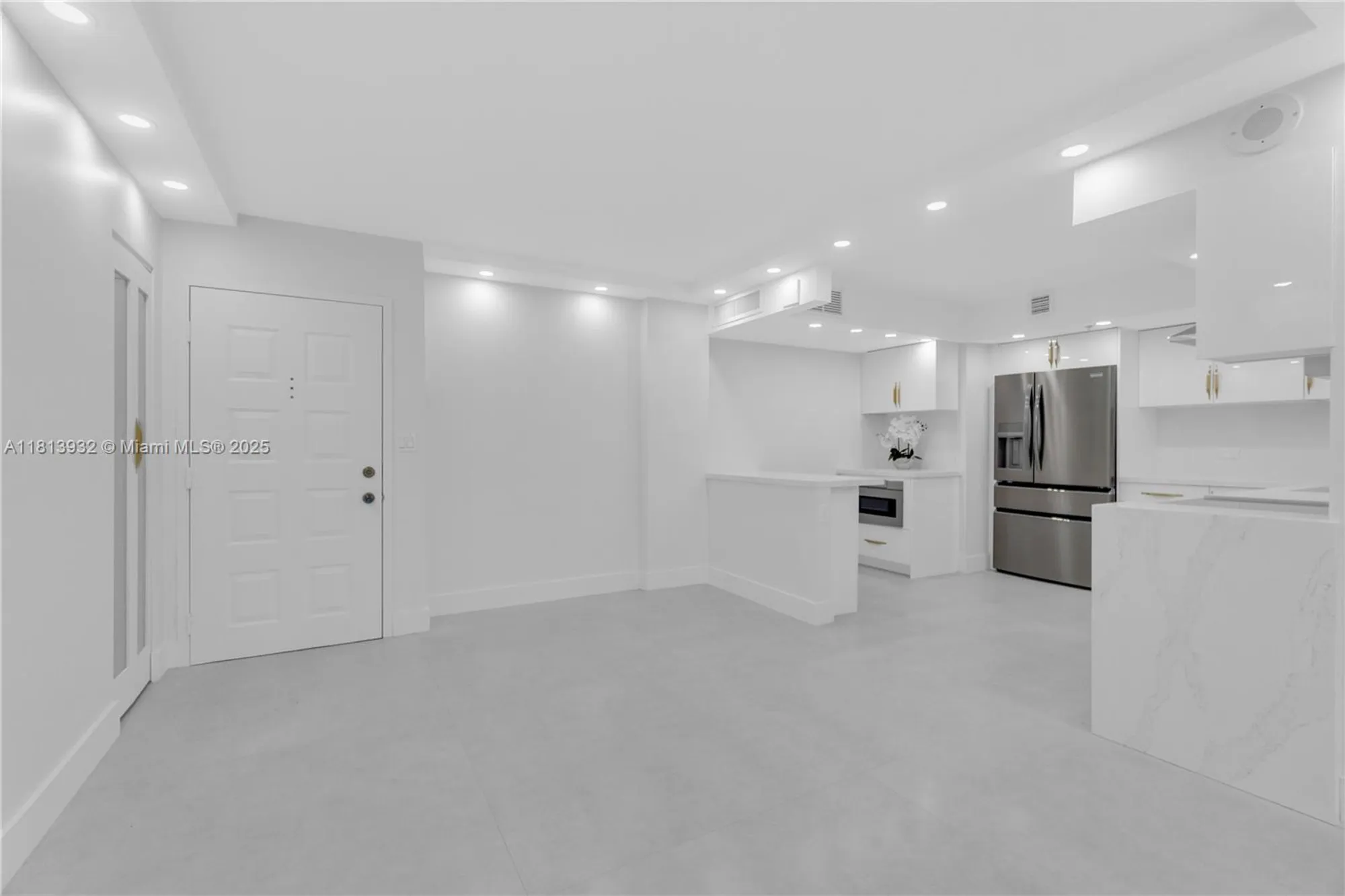 Property Slideshow image 8 of 38 | 1201 s ocean dr 507s, Hollywood, FL, 33019