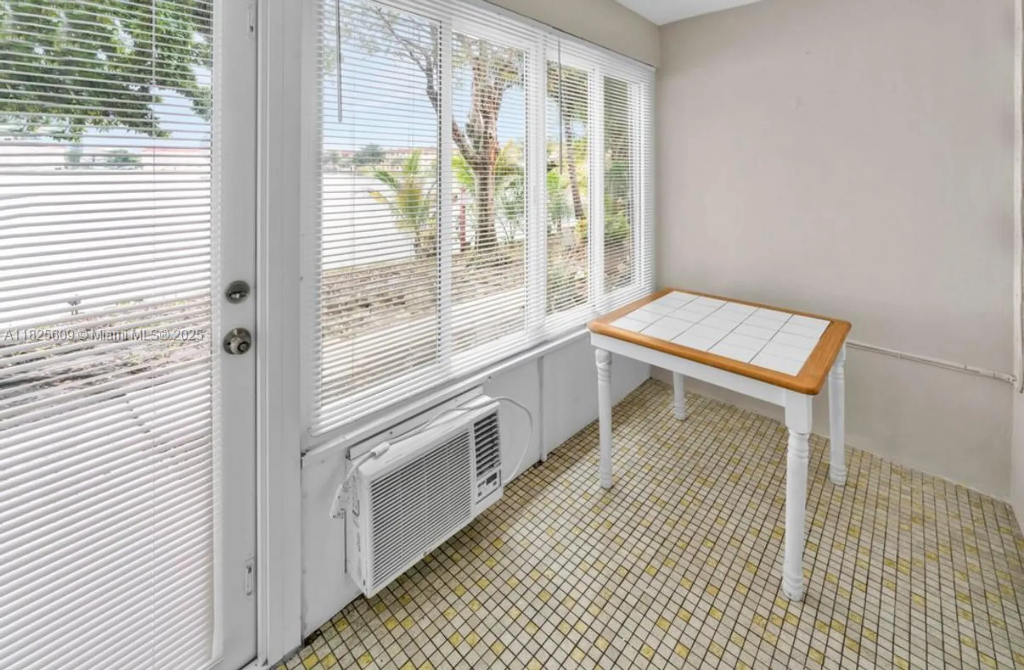 Property Slideshow image 2 of 9 | 18801 ne 2nd ave 1006, Miami, FL, 33179