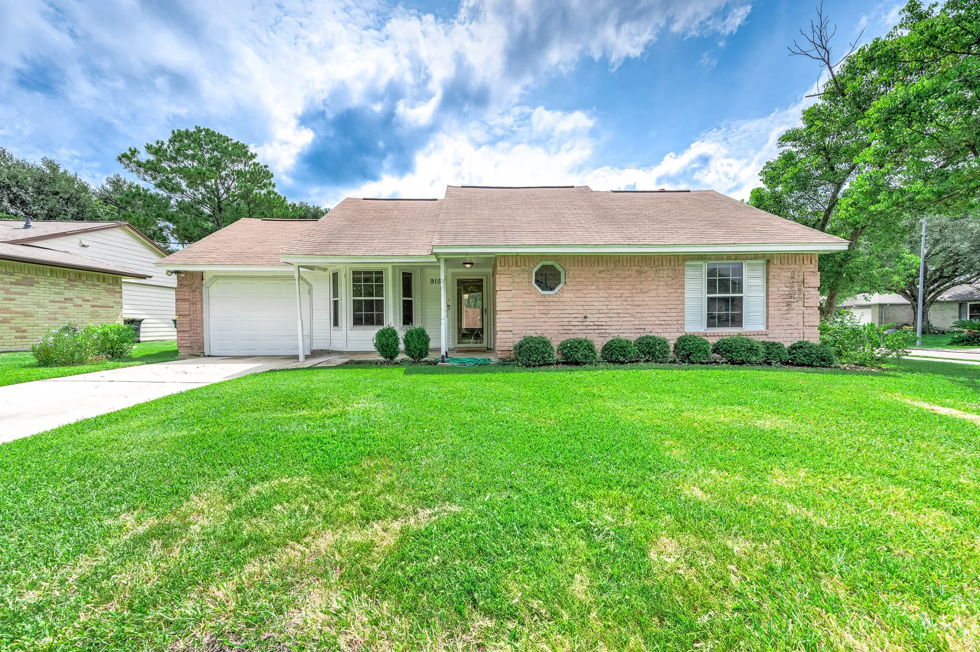 Property Slideshow image 1 of 31 | 915 w primrose meadows cir, Pearland, TX, 77584