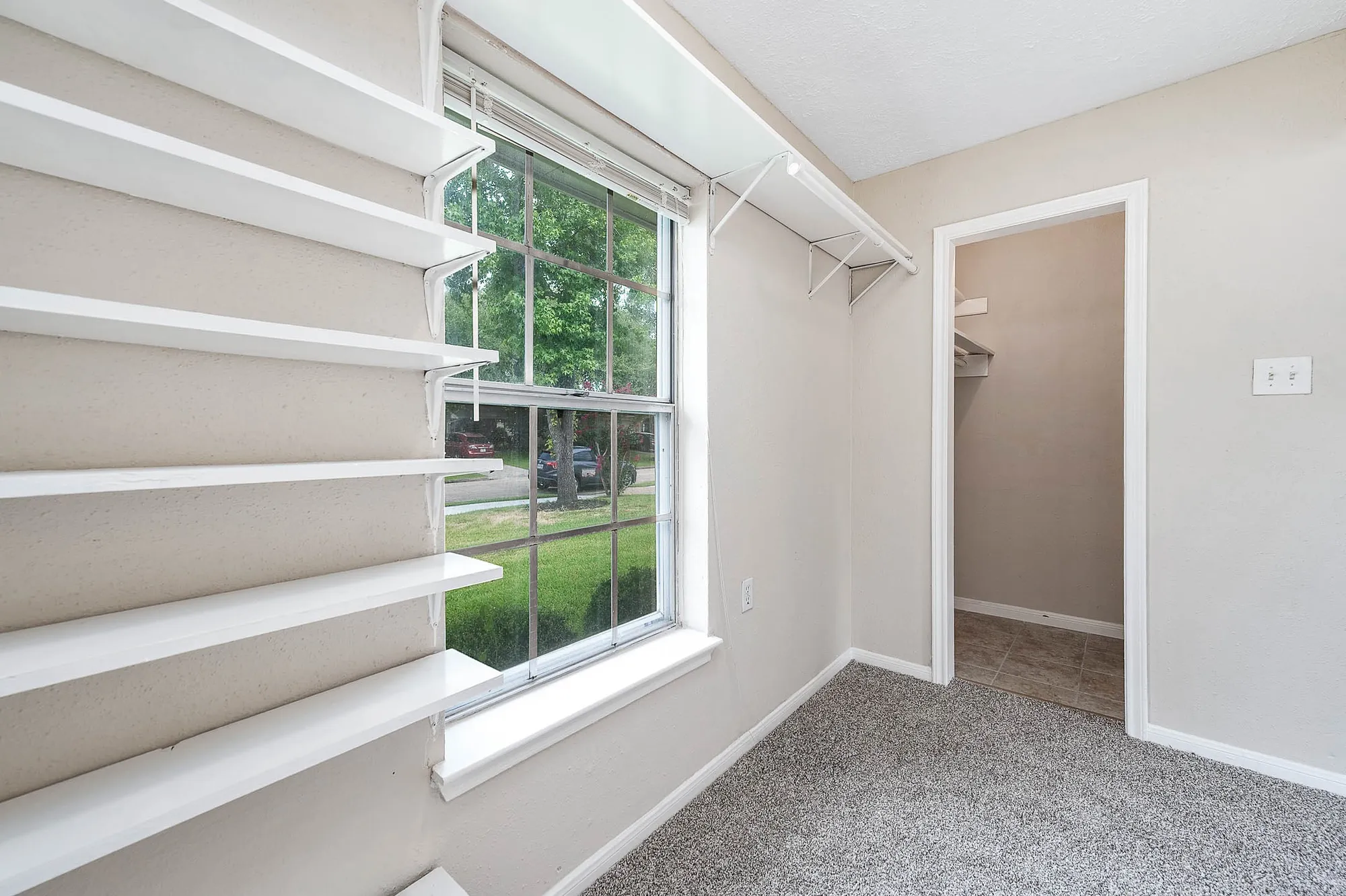 Property Slideshow image 24 of 31 | 915 w primrose meadows cir, Pearland, TX, 77584