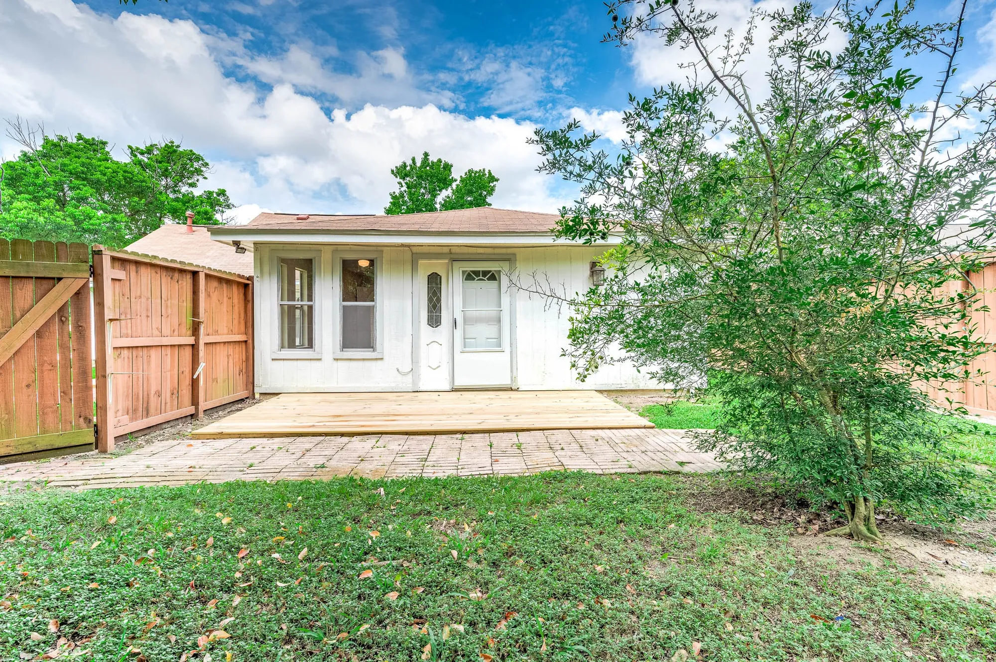 Property Slideshow image 29 of 31 | 915 w primrose meadows cir, Pearland, TX, 77584