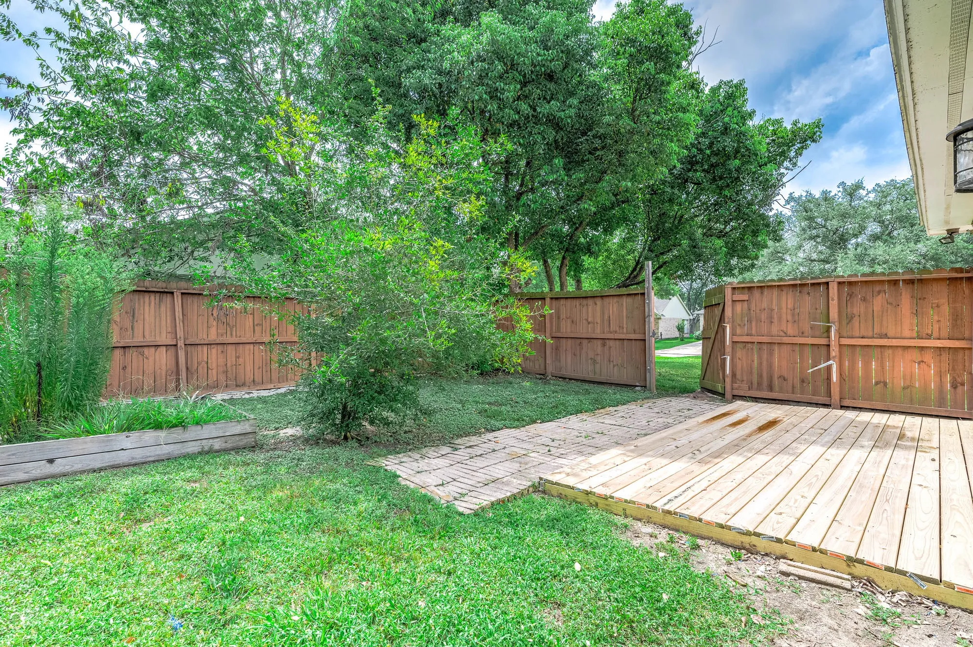 Property Slideshow image 31 of 31 | 915 w primrose meadows cir, Pearland, TX, 77584