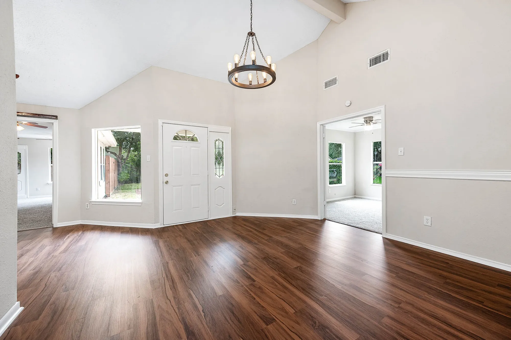 Property Slideshow image 5 of 31 | 915 w primrose meadows cir, Pearland, TX, 77584