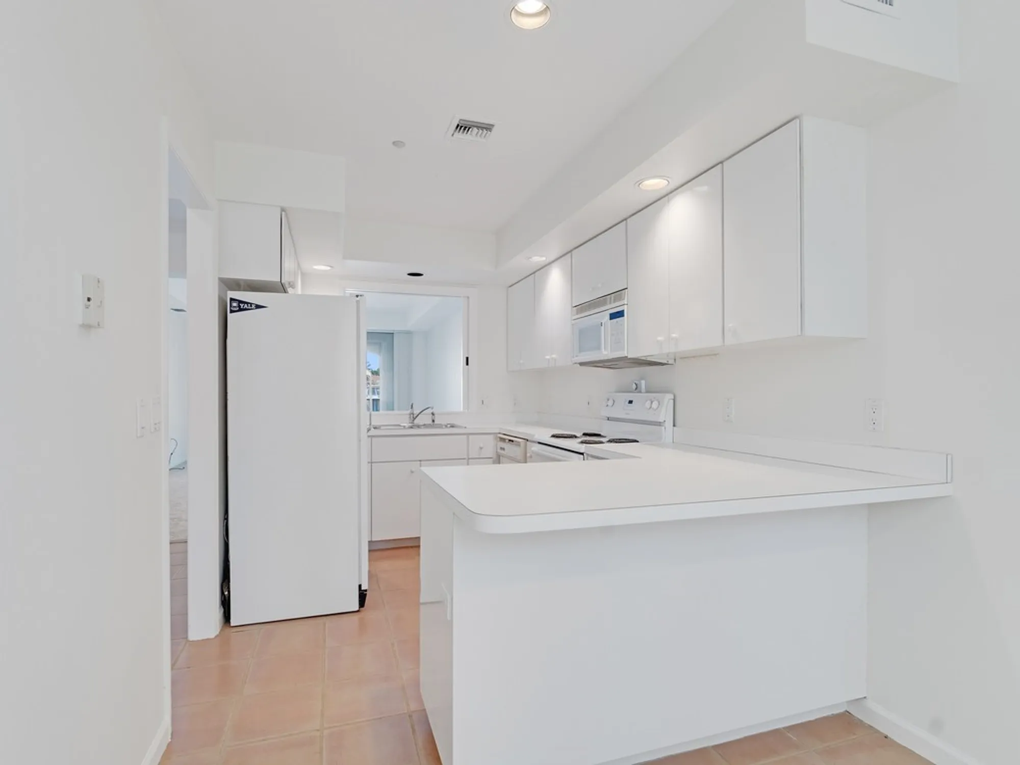 Property Slideshow image 10 of 36 | 5540 n harbor village dr apt 103, Vero Beach, FL, 32967