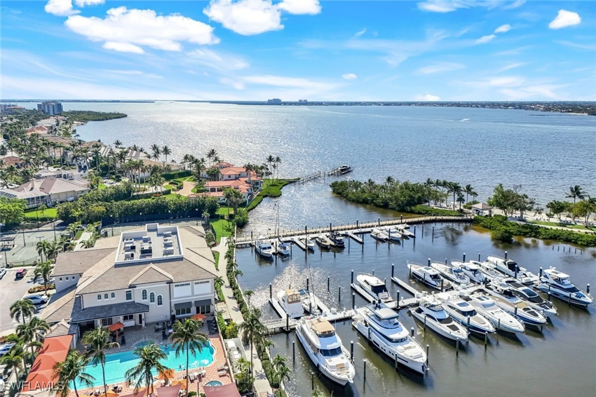 Property Slideshow image 21 of 50 | 14581 headwater bay ln, Fort Myers, FL, 33908