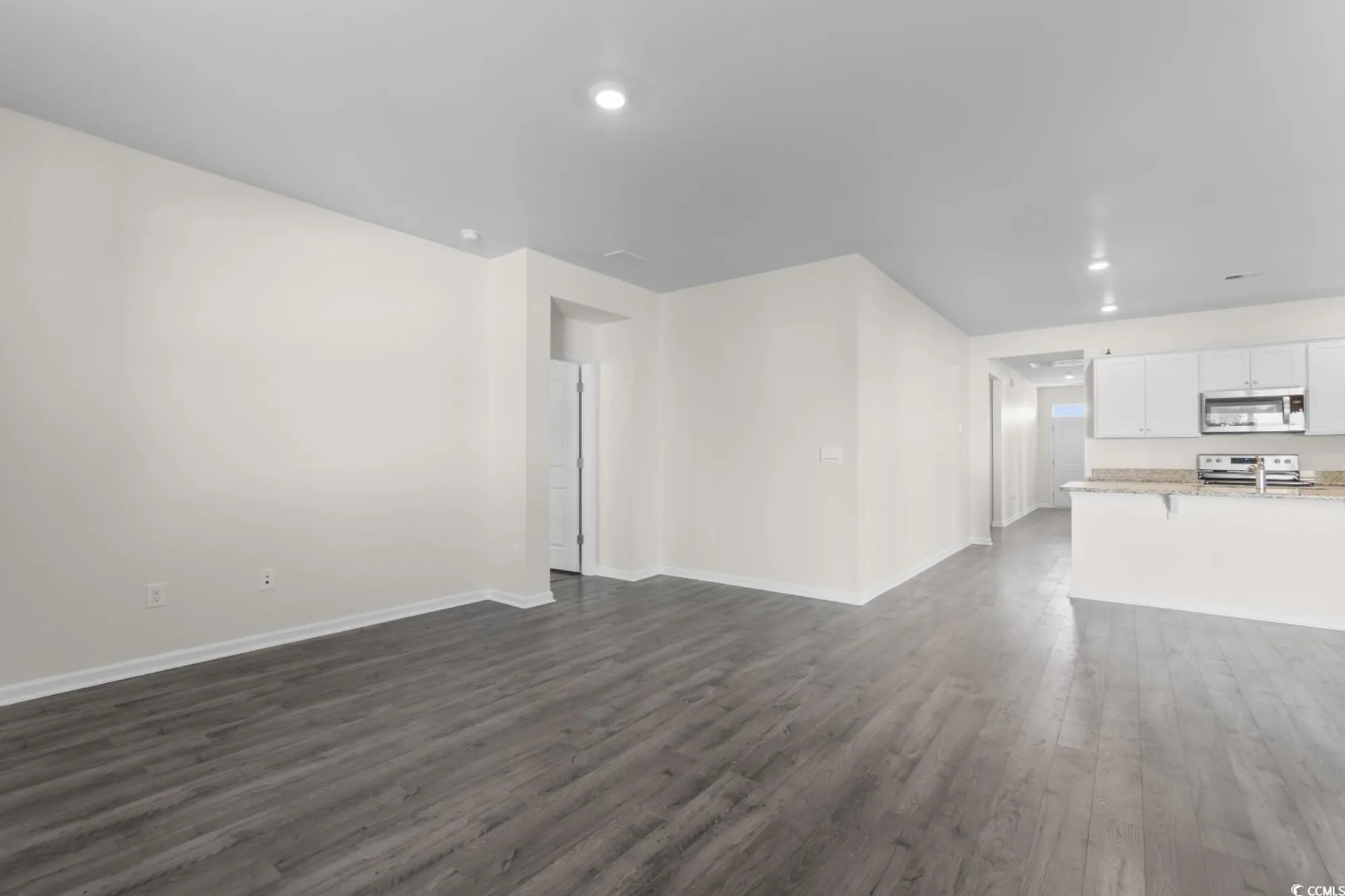 Property Slideshow image 16 of 40 | 1128 sennema cir, Myrtle Beach, SC, 29588