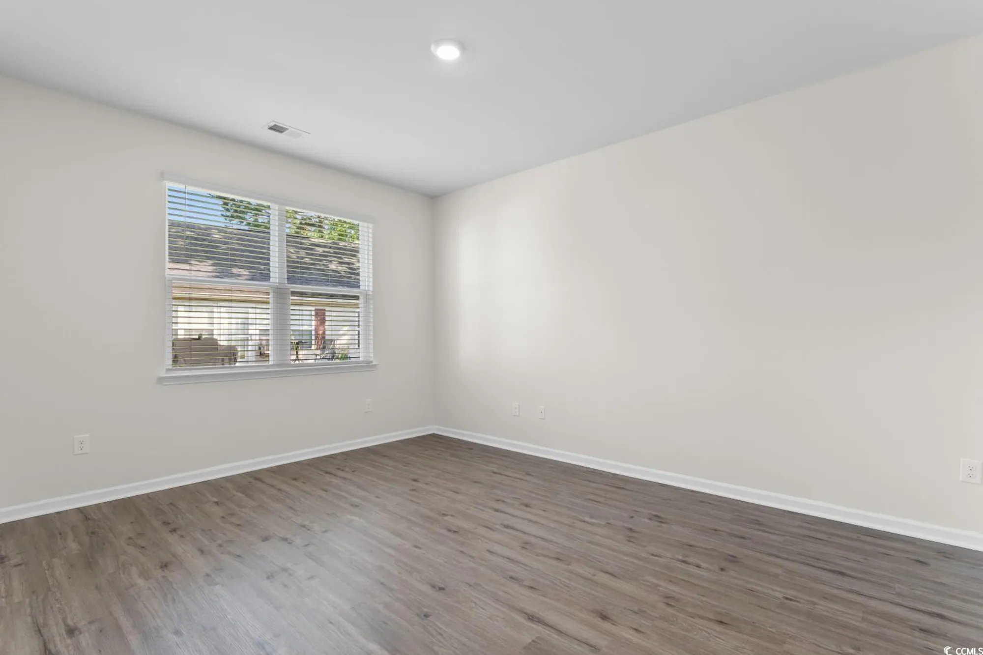 Property Slideshow image 17 of 40 | 1128 sennema cir, Myrtle Beach, SC, 29588