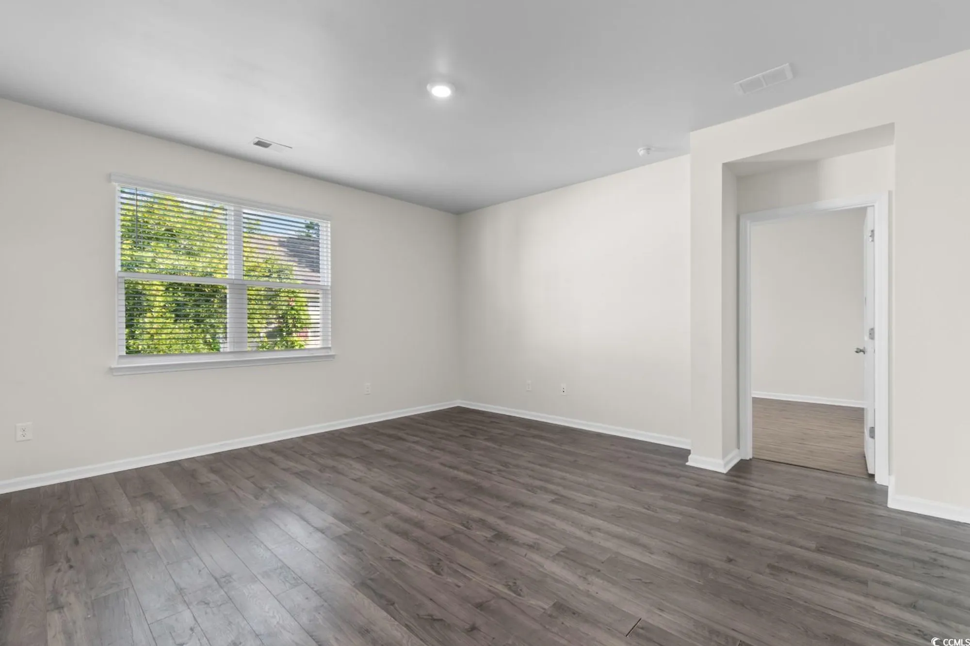 Property Slideshow image 13 of 40 | 1128 sennema cir, Myrtle Beach, SC, 29588