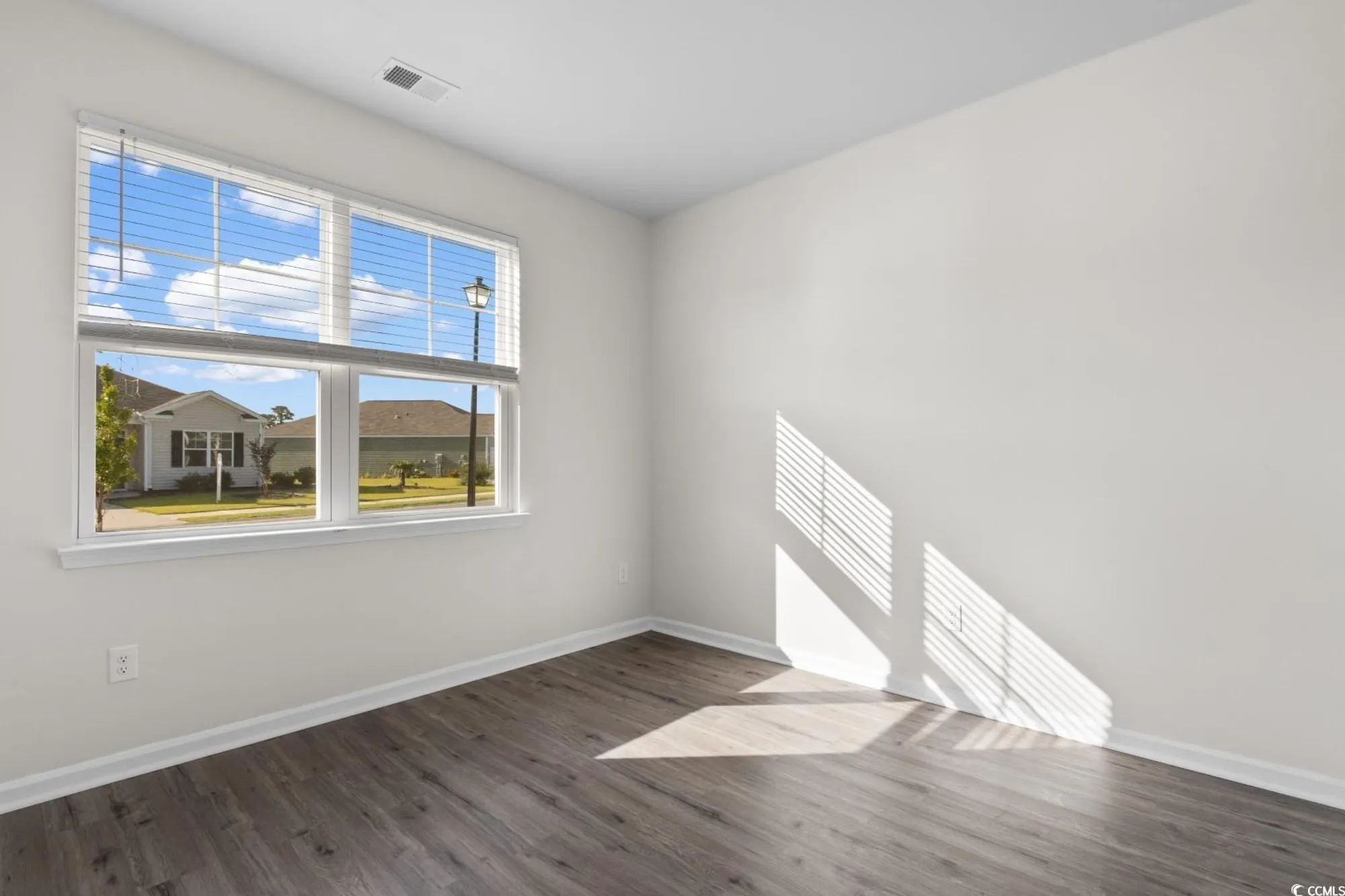 Property Slideshow image 22 of 40 | 1128 sennema cir, Myrtle Beach, SC, 29588