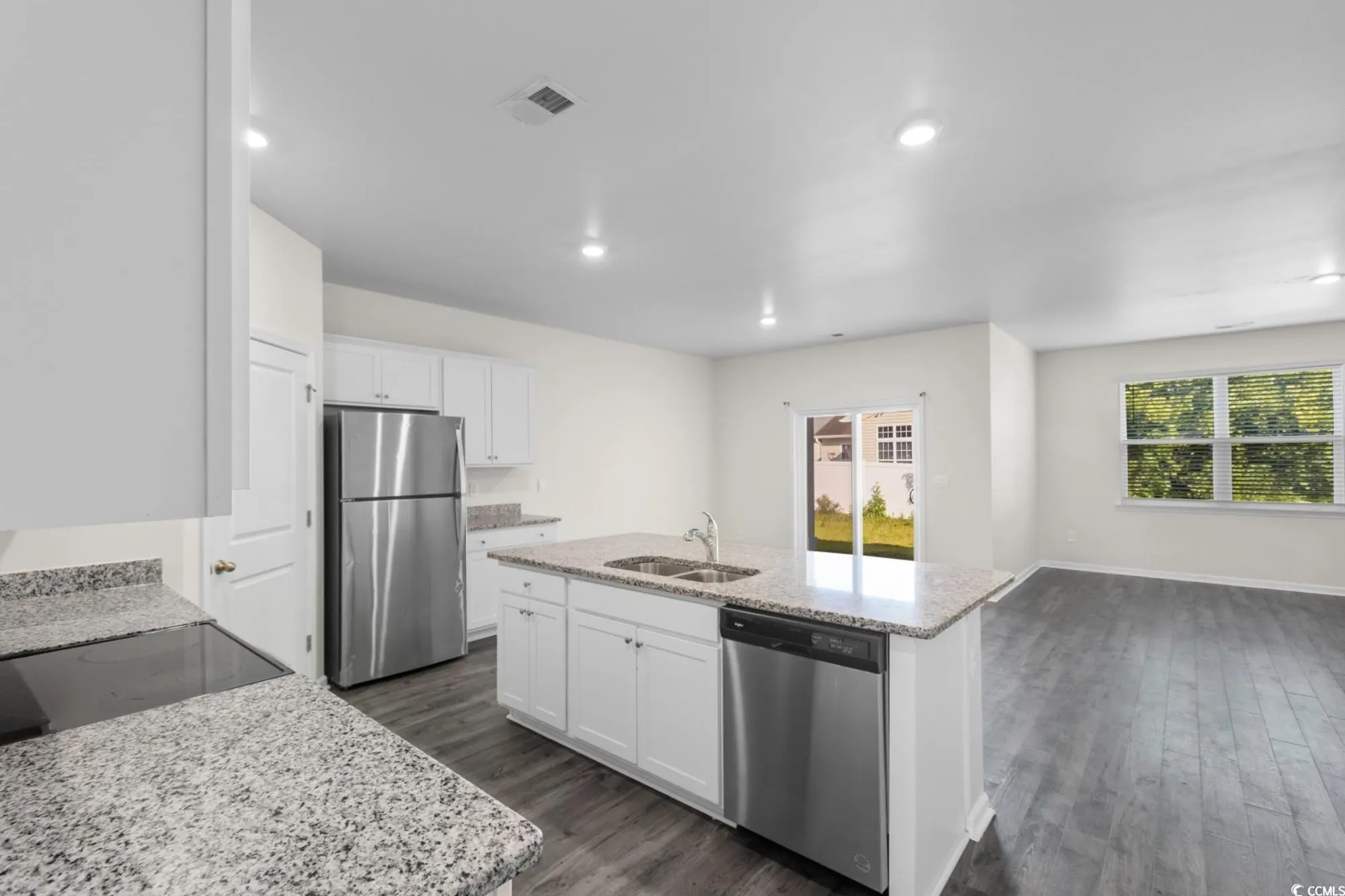 Property Slideshow image 5 of 40 | 1128 sennema cir, Myrtle Beach, SC, 29588