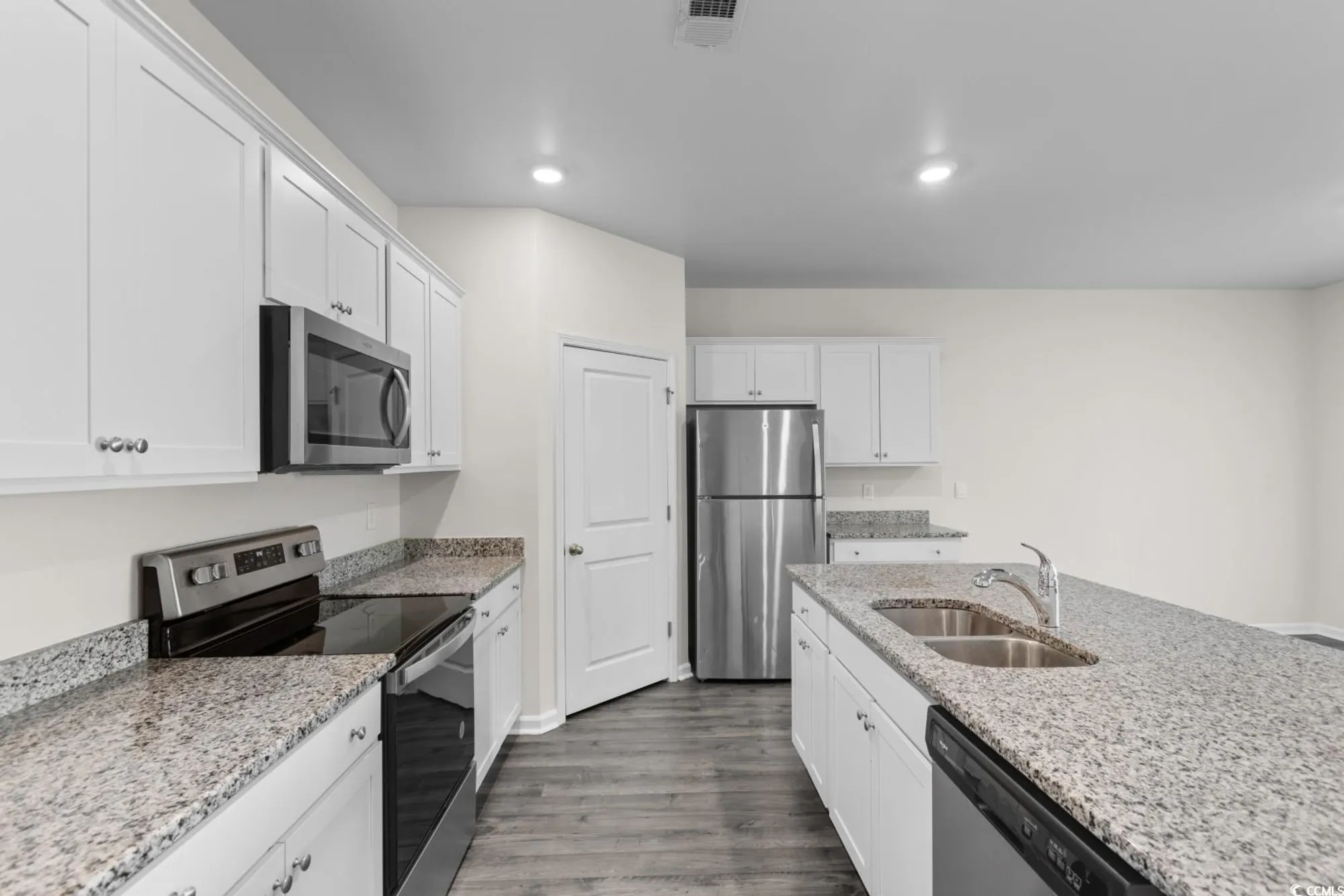 Property Slideshow image 6 of 40 | 1128 sennema cir, Myrtle Beach, SC, 29588