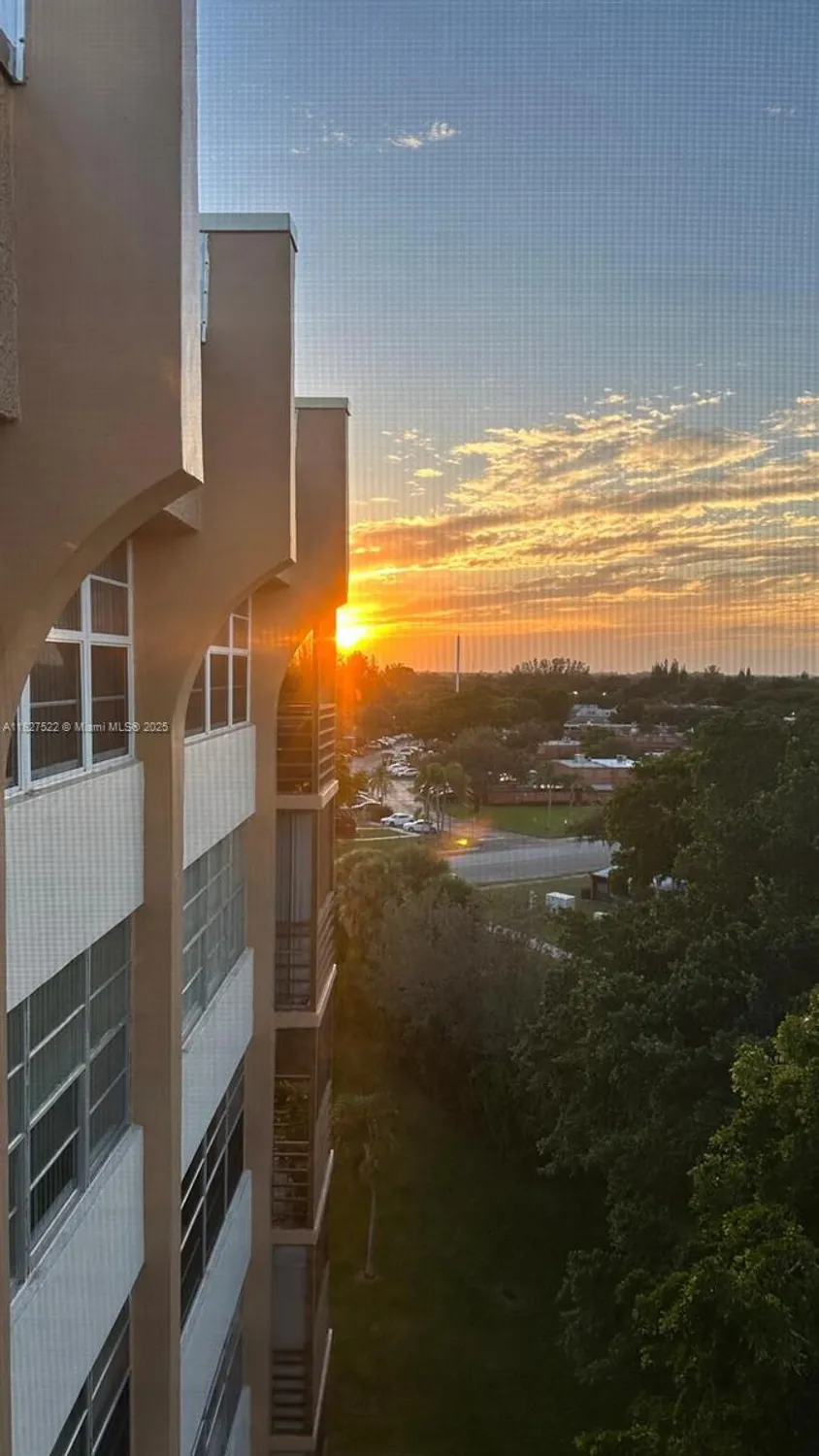 Property Slideshow image 2 of 11 | 1400 saint charles pl ph 22, Pembroke Pines, FL, 33026