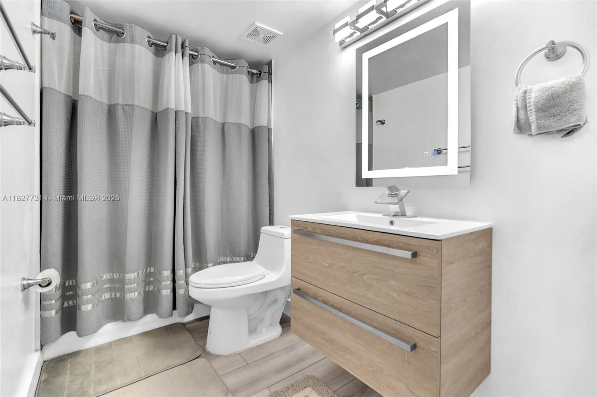 Property Slideshow image 17 of 26 | 9525 weldon cir h305, Tamarac, FL, 33321