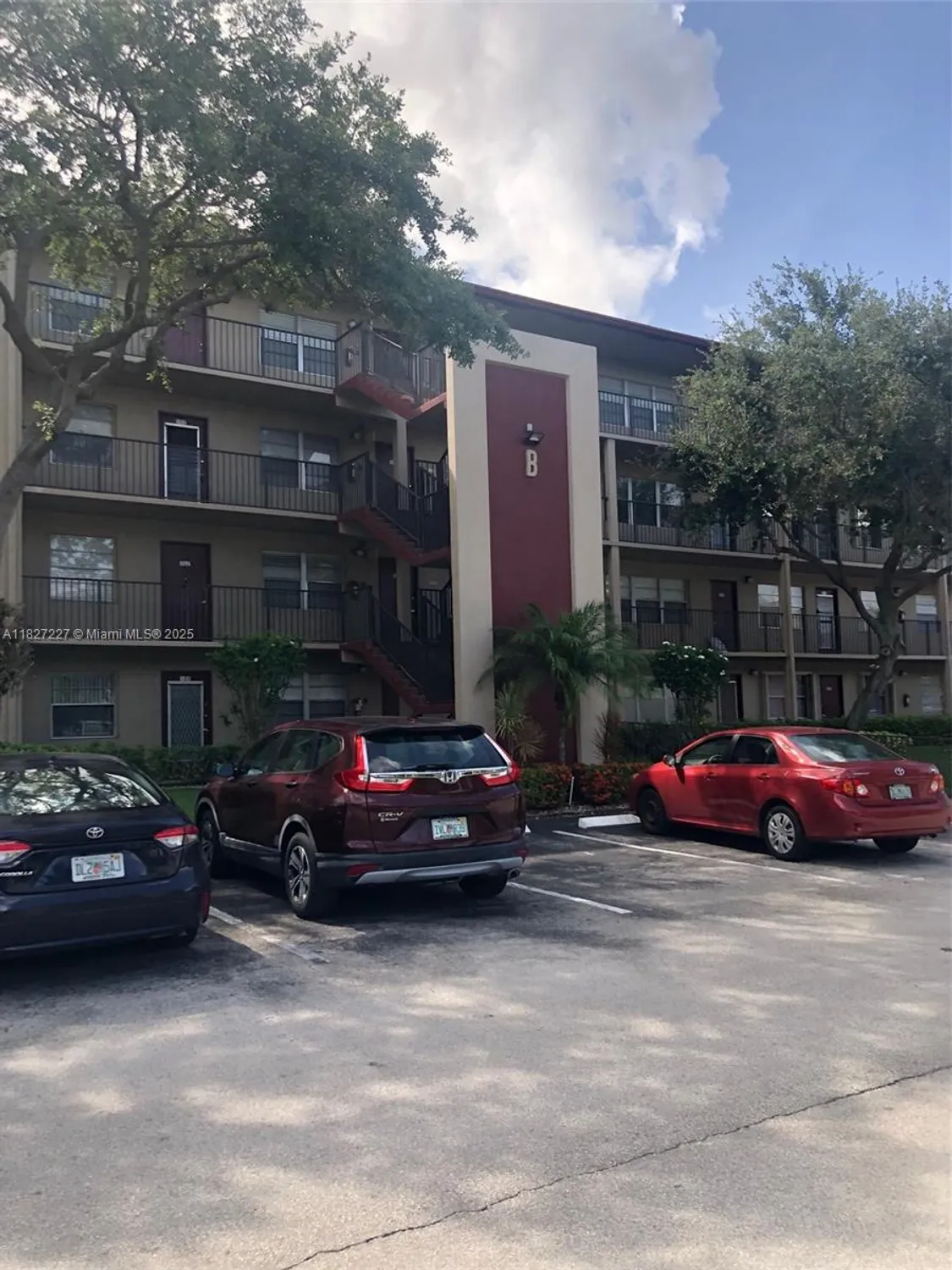 Property Slideshow image 3 of 13 | 850 sw 133rd ter 302b, Pembroke Pines, FL, 33027