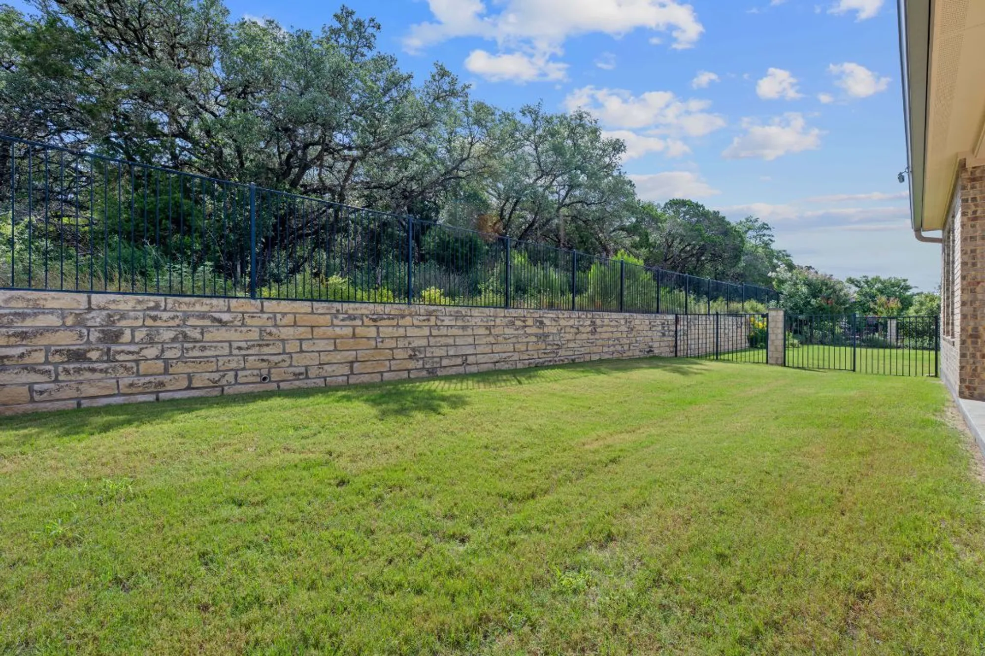 Property Slideshow image 18 of 26 | 140 hopping peach st, San Marcos, TX, 78666