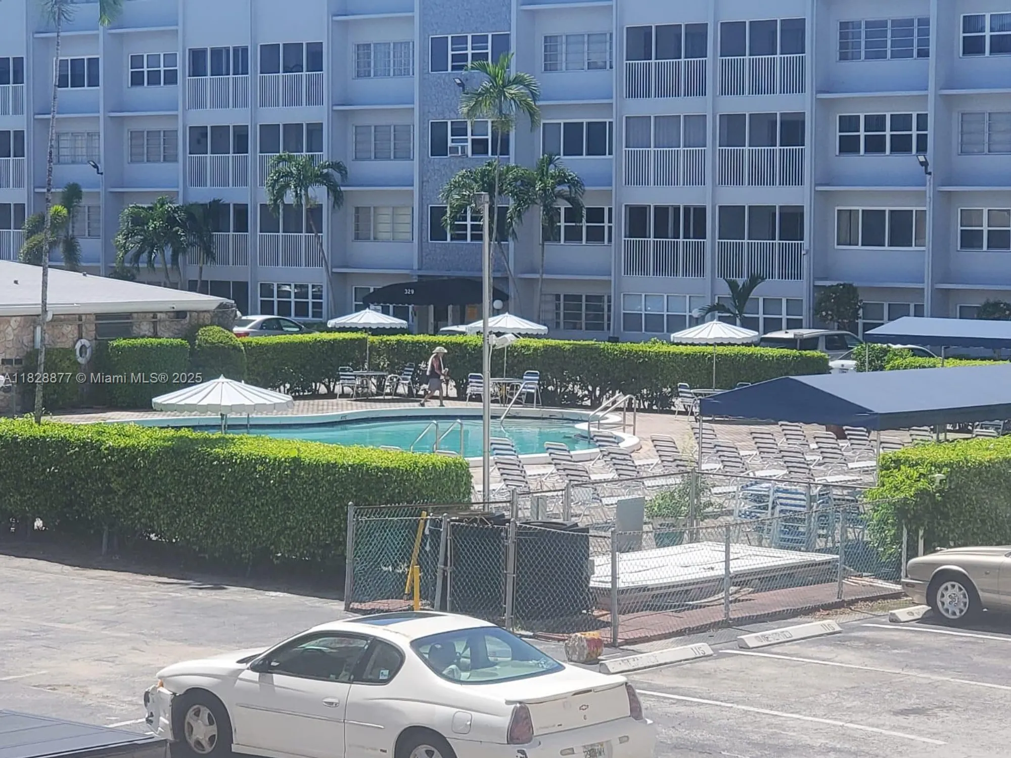 Property Slideshow image 5 of 12 | 215 se 3rd ave 302d, Hallandale Beach, FL, 33009