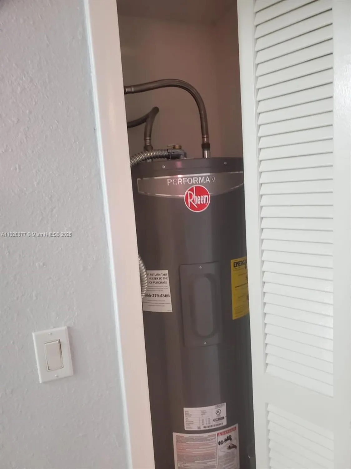 Property Slideshow image 9 of 12 | 215 se 3rd ave 302d, Hallandale Beach, FL, 33009