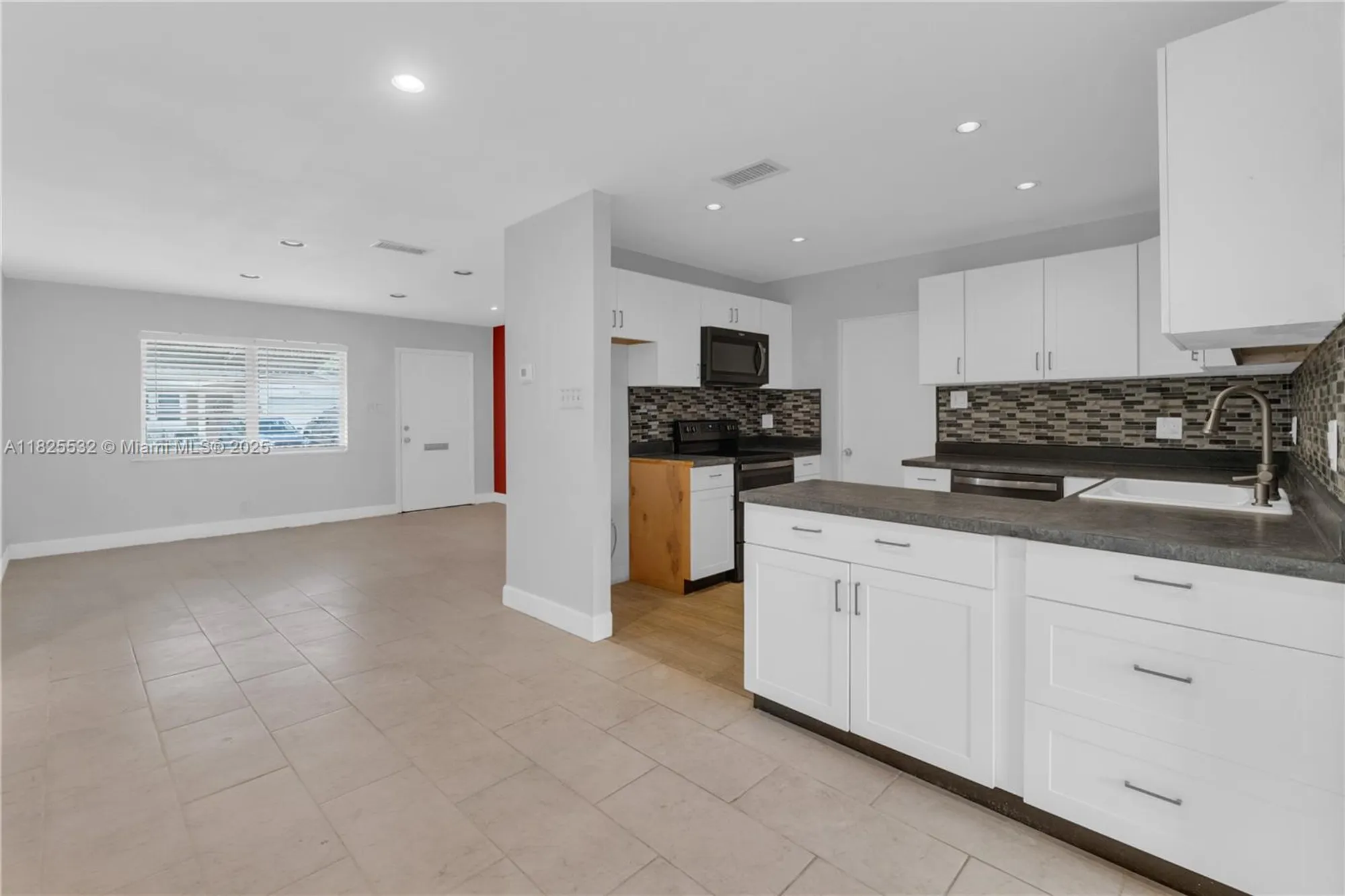 Property Slideshow image 19 of 61 | 6915 nw 17th st, Margate, FL, 33063