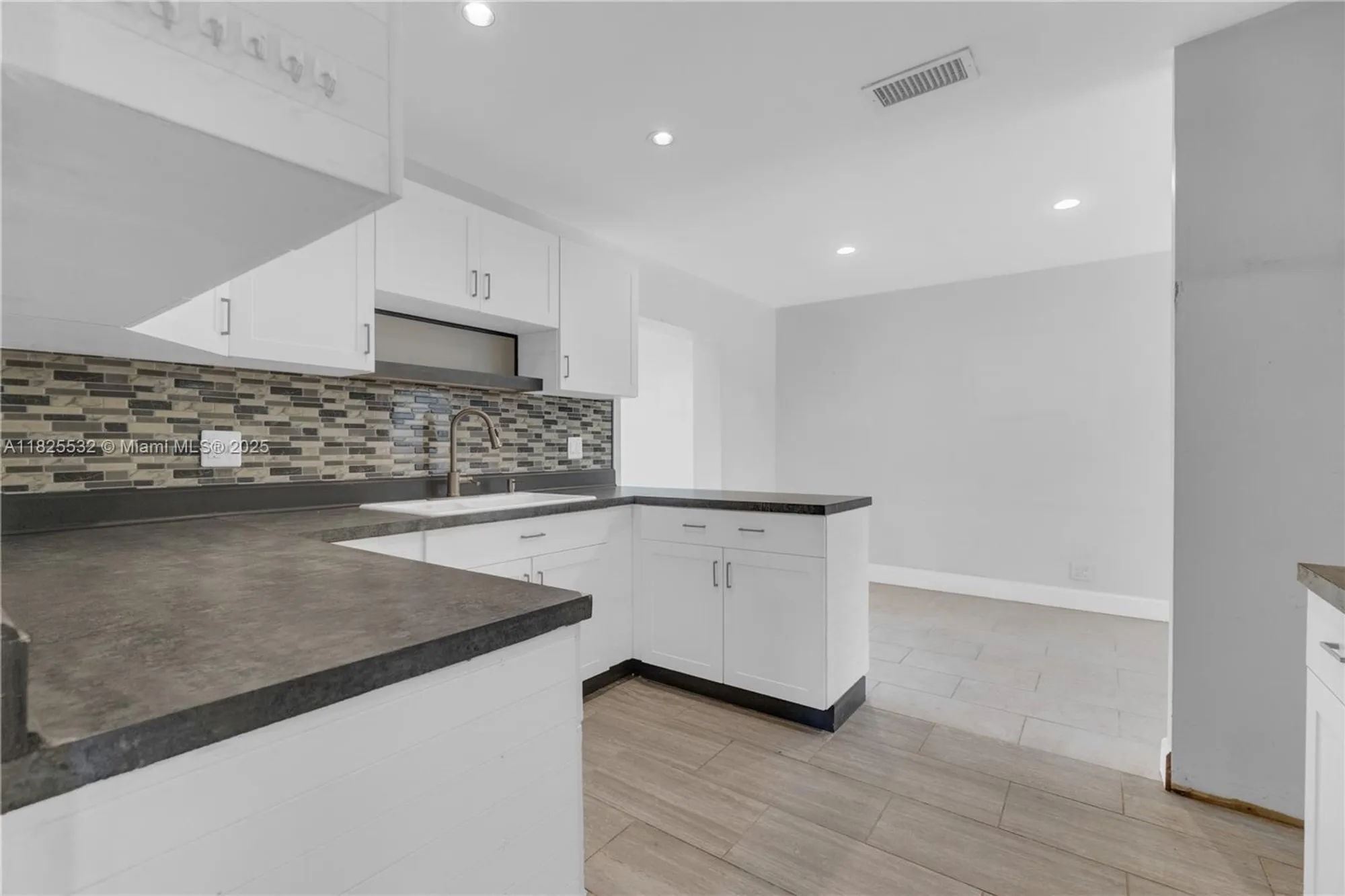 Property Slideshow image 22 of 61 | 6915 nw 17th st, Margate, FL, 33063